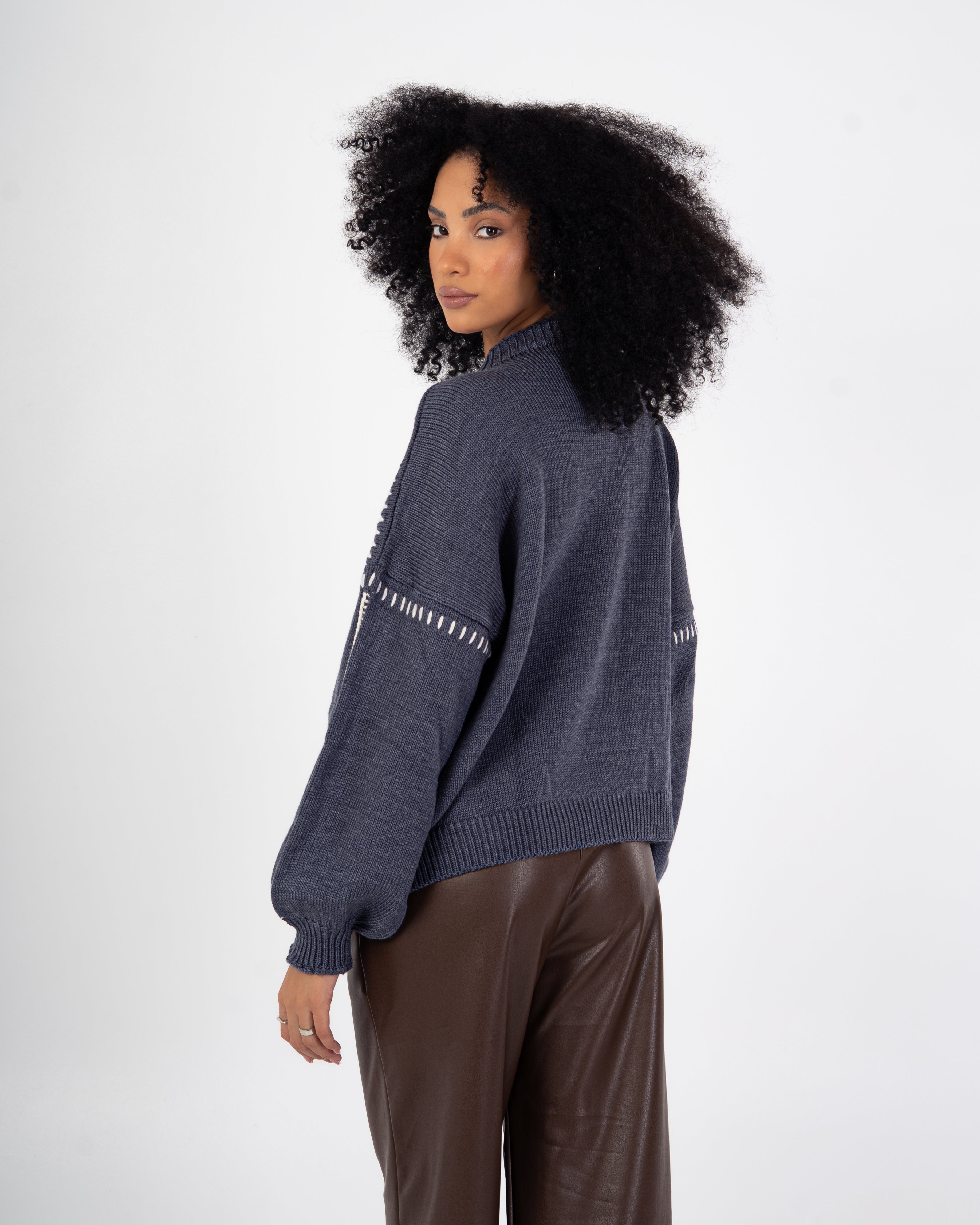 Knitwear Pullover – Embroidered (Shoulders-Sleeves)
