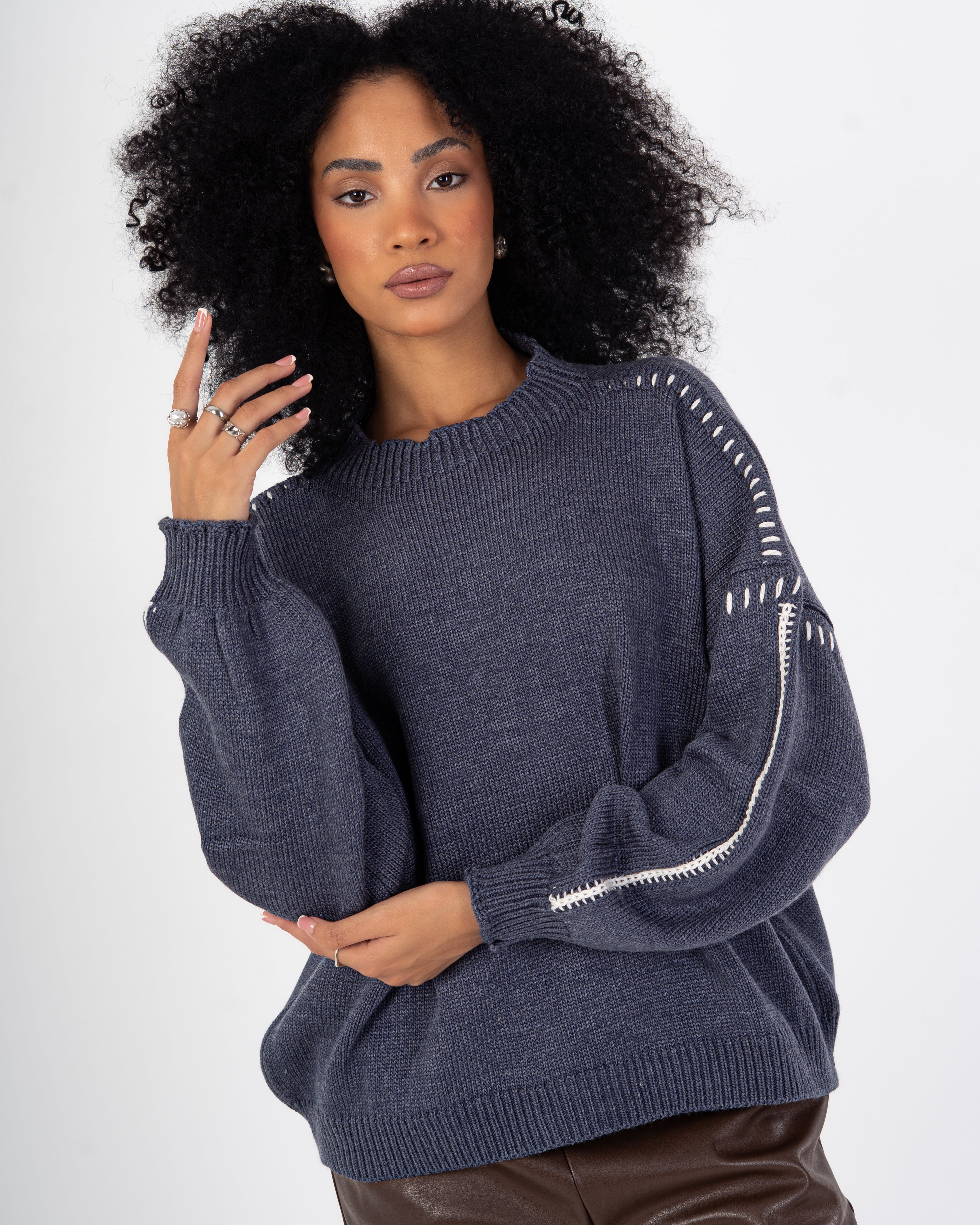 Knitwear Pullover – Embroidered (Shoulders-Sleeves)