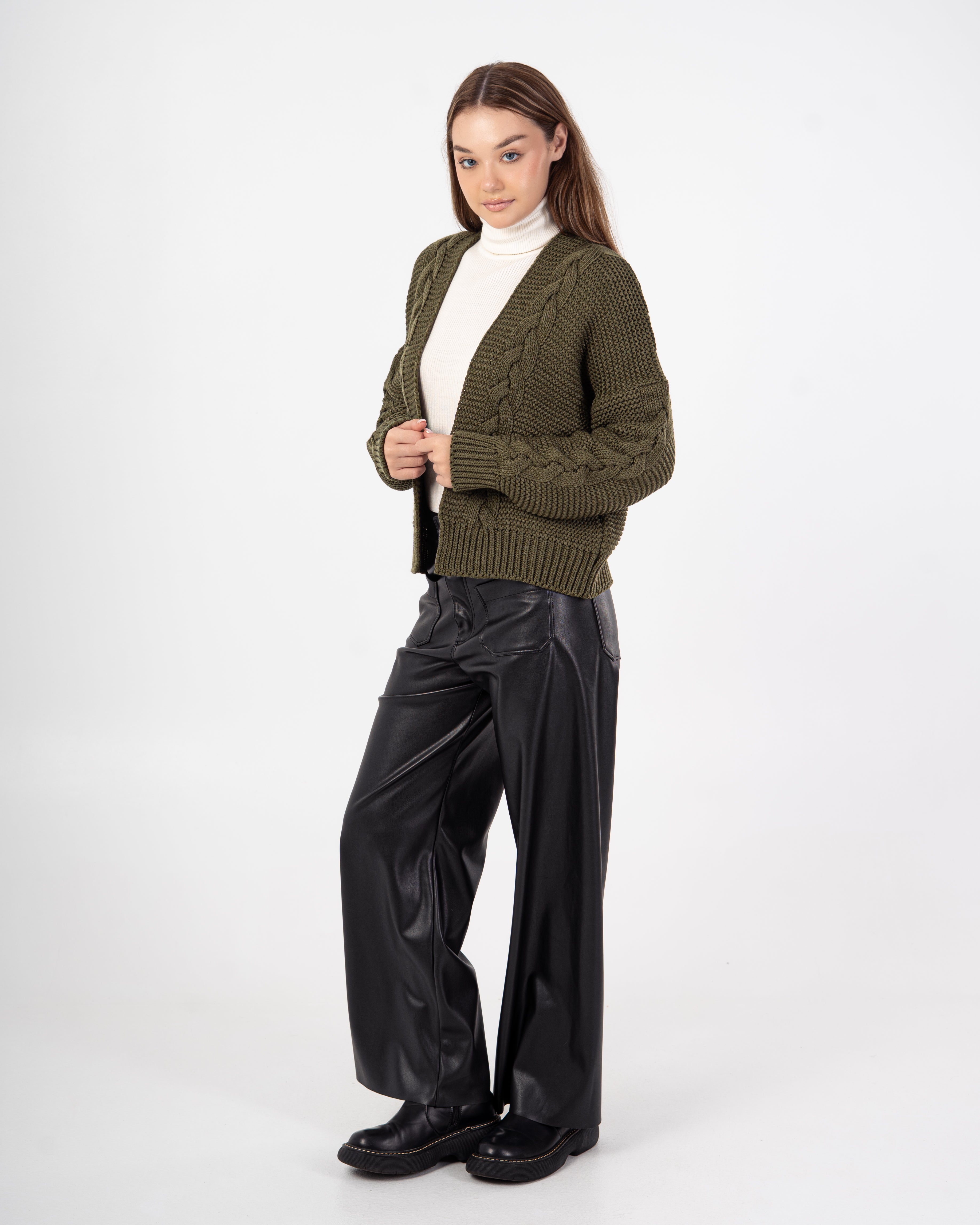 Knitwear Cardigan – Short (Plain)