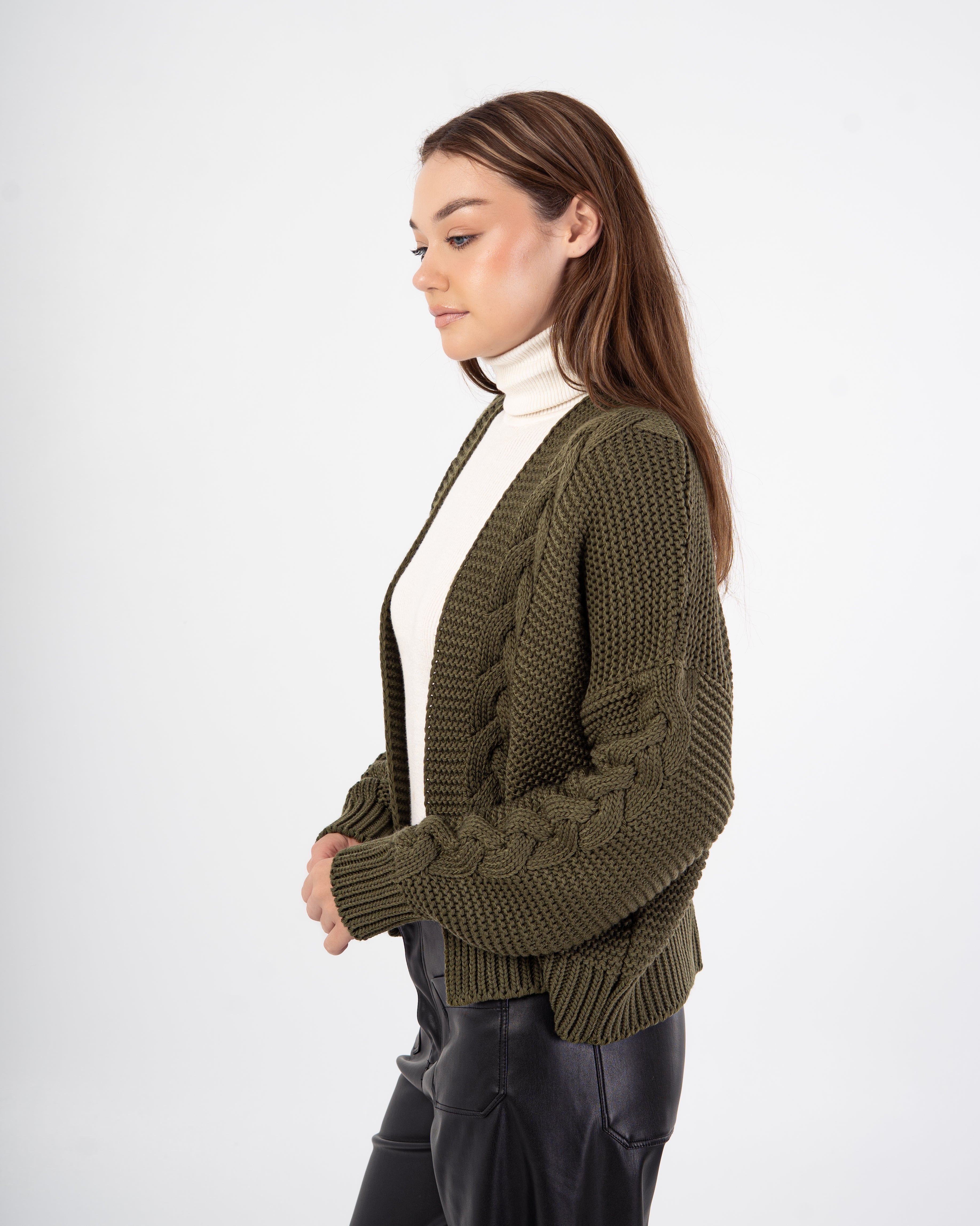 Knitwear Cardigan – Short (Plain)