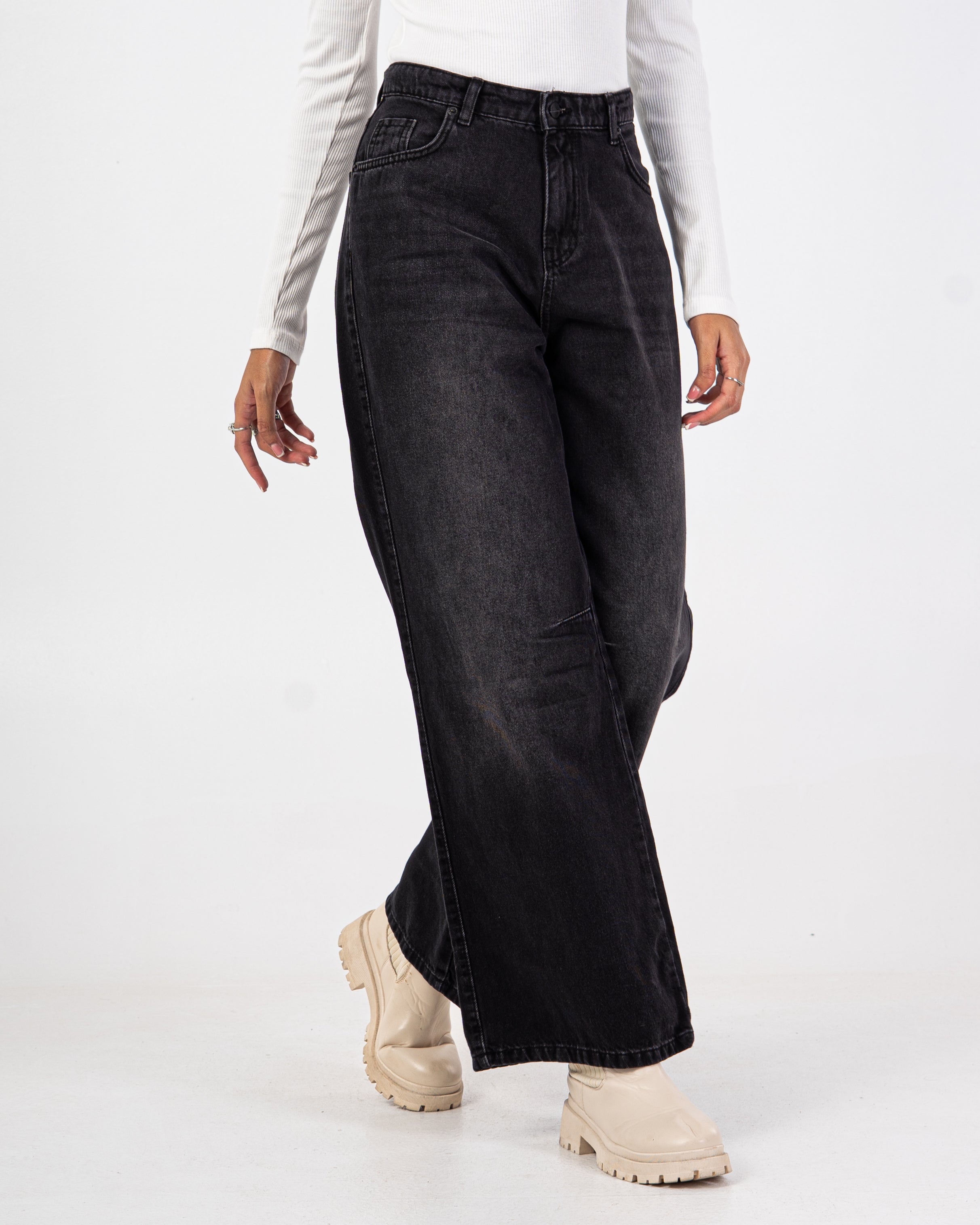 بنطلون جينز واسع الساق