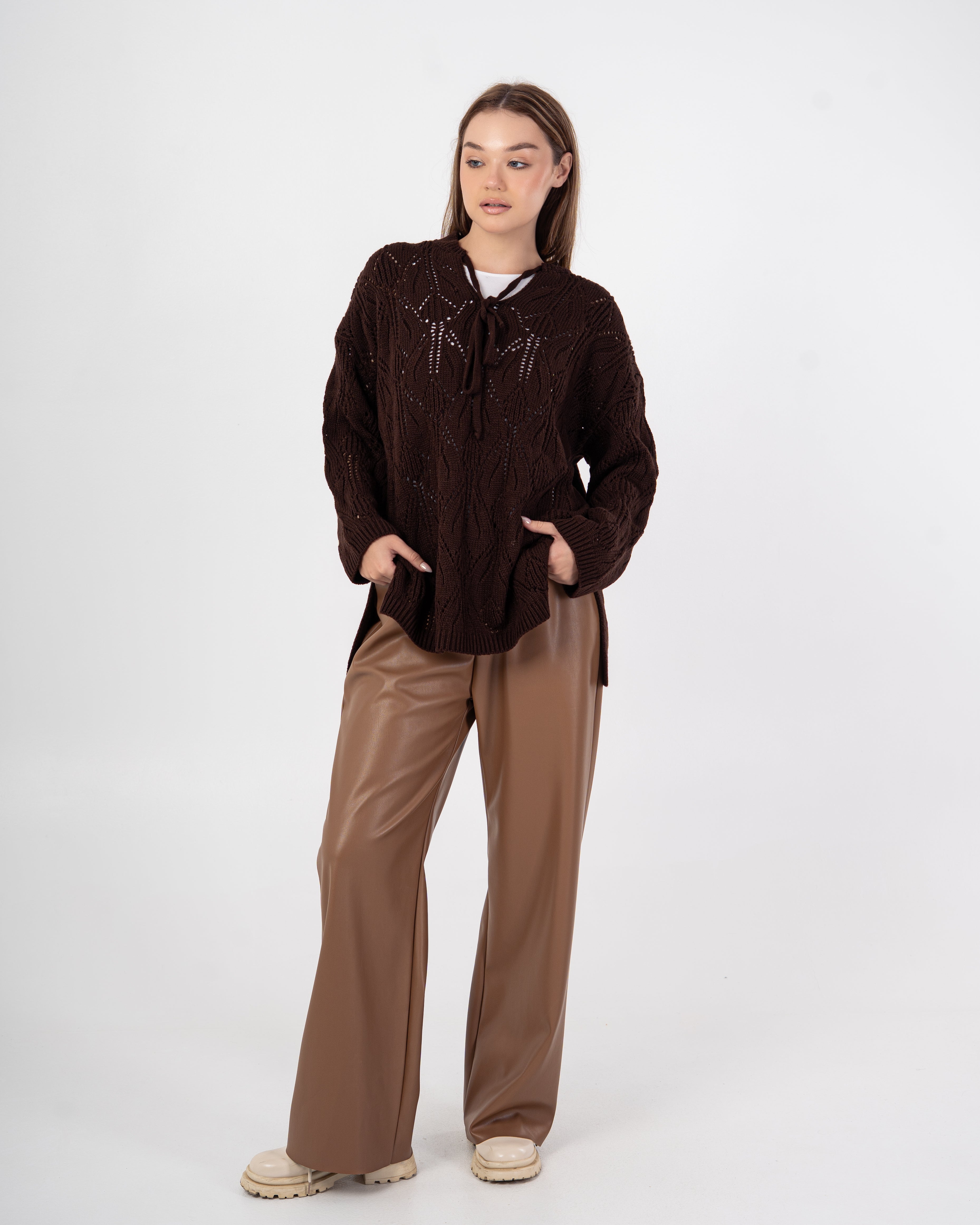 Knitwear Pullover – With Neck Tie