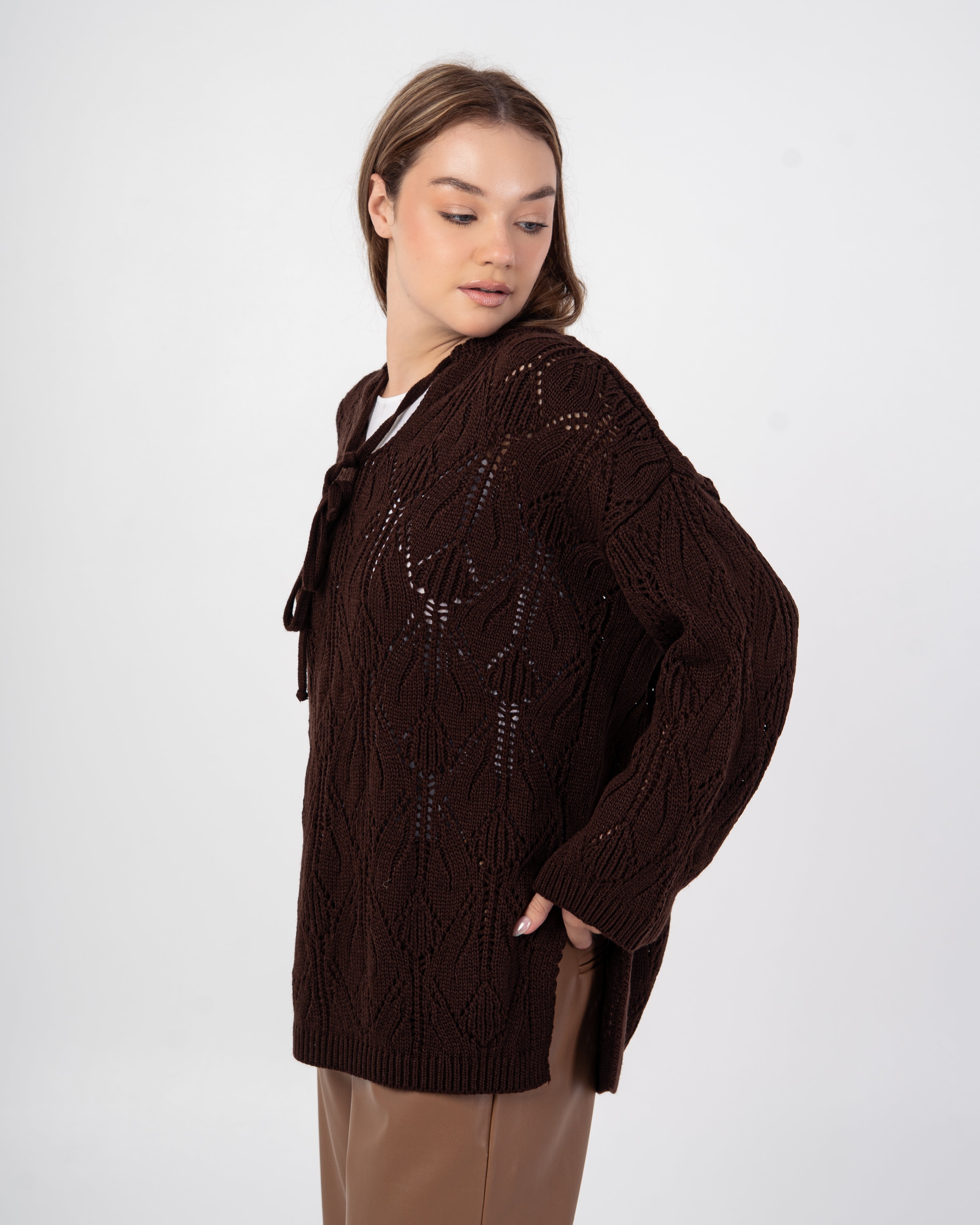 Knitwear Pullover – With Neck Tie
