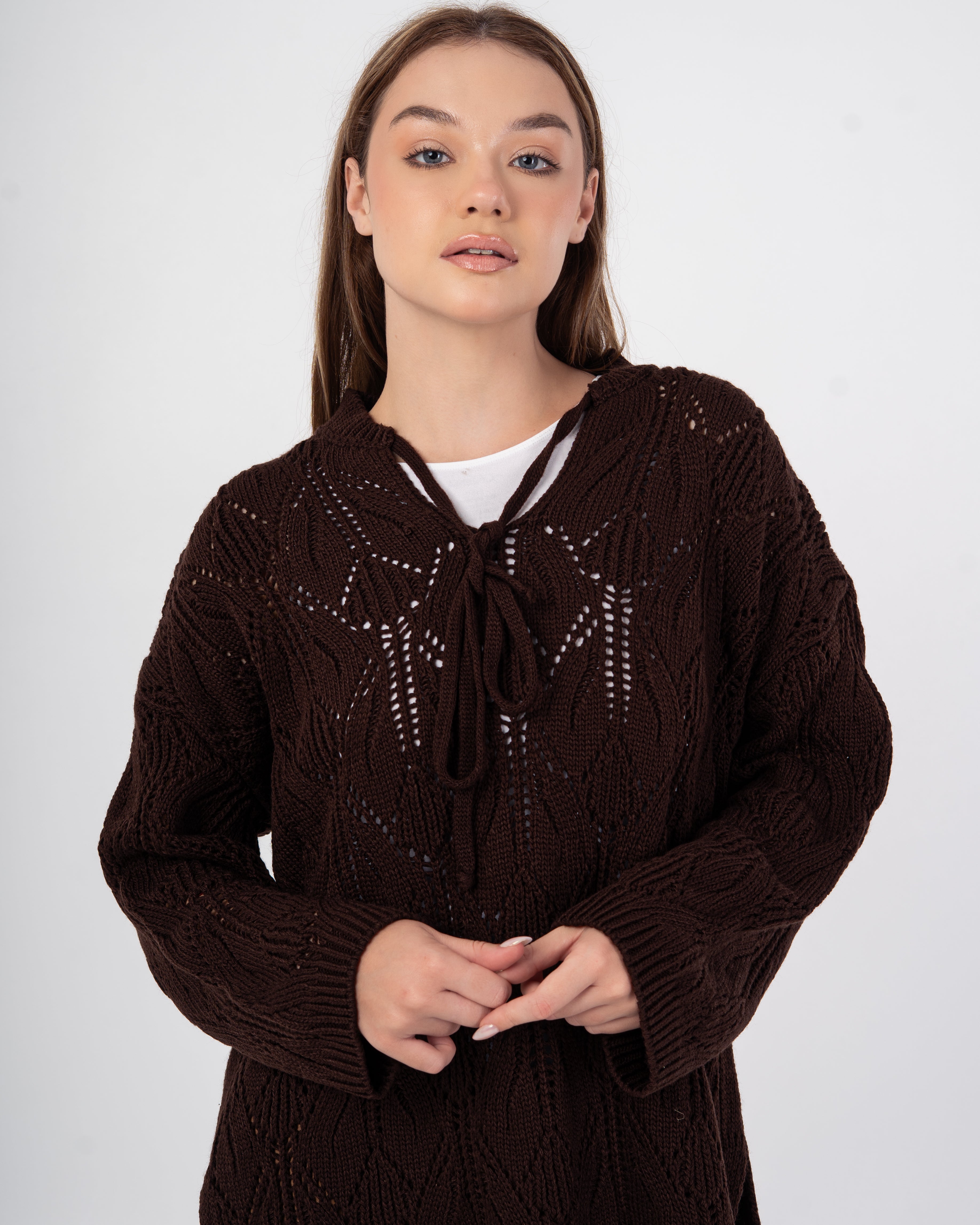 Knitwear Pullover – With Neck Tie