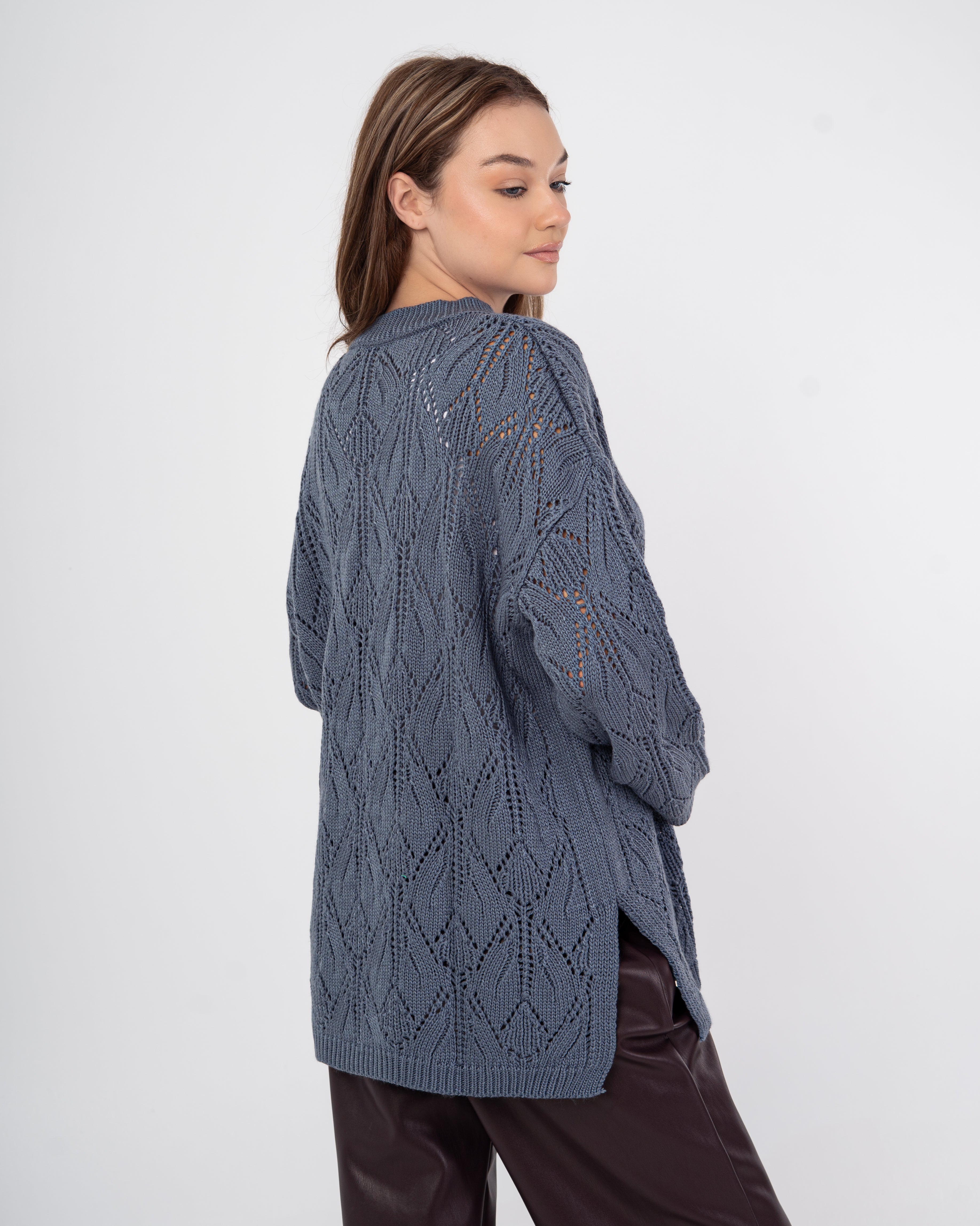 Knitwear Pullover – With Neck Tie