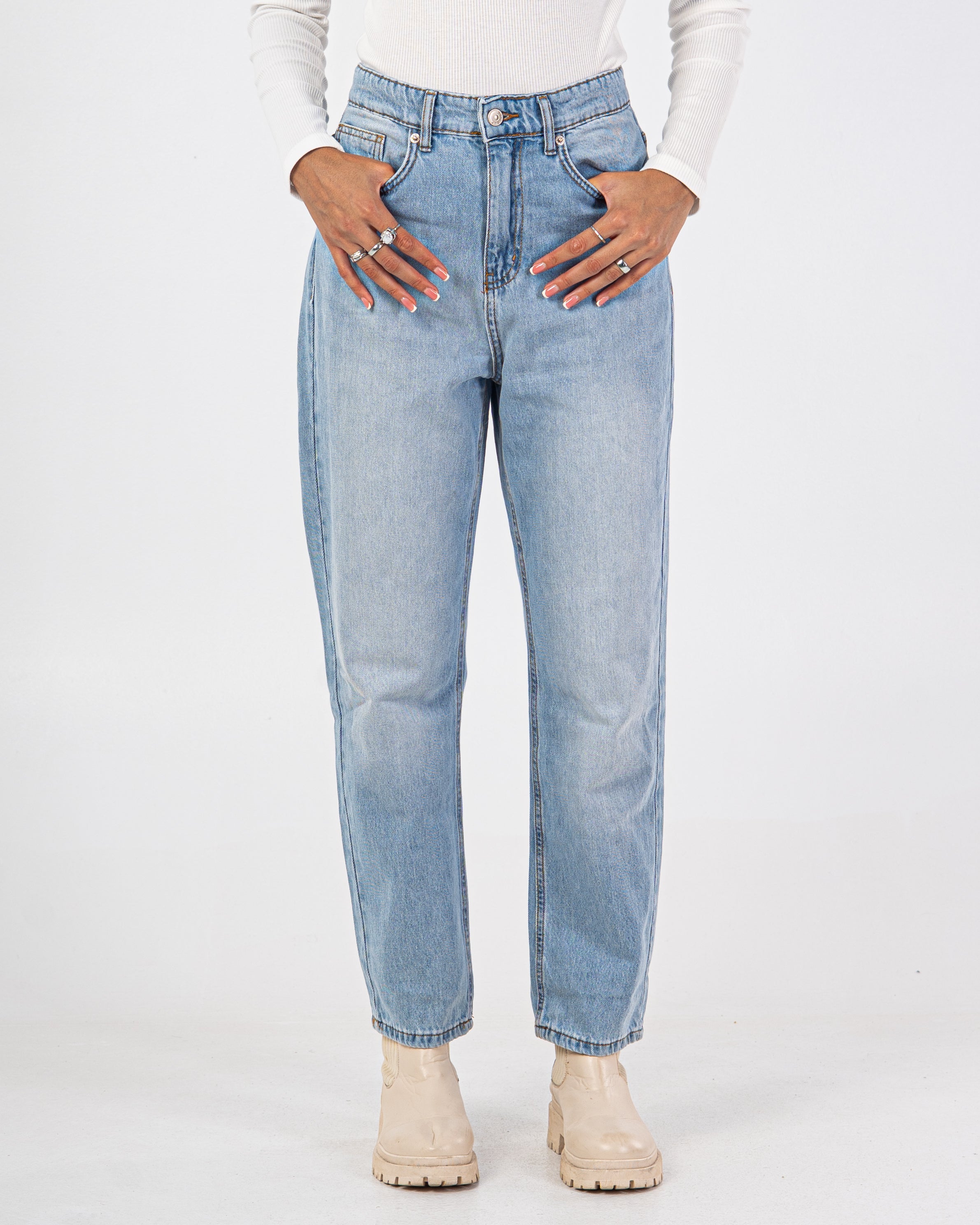 بنطلون جينز - مقاس أمي (Mom Fit) - أملس