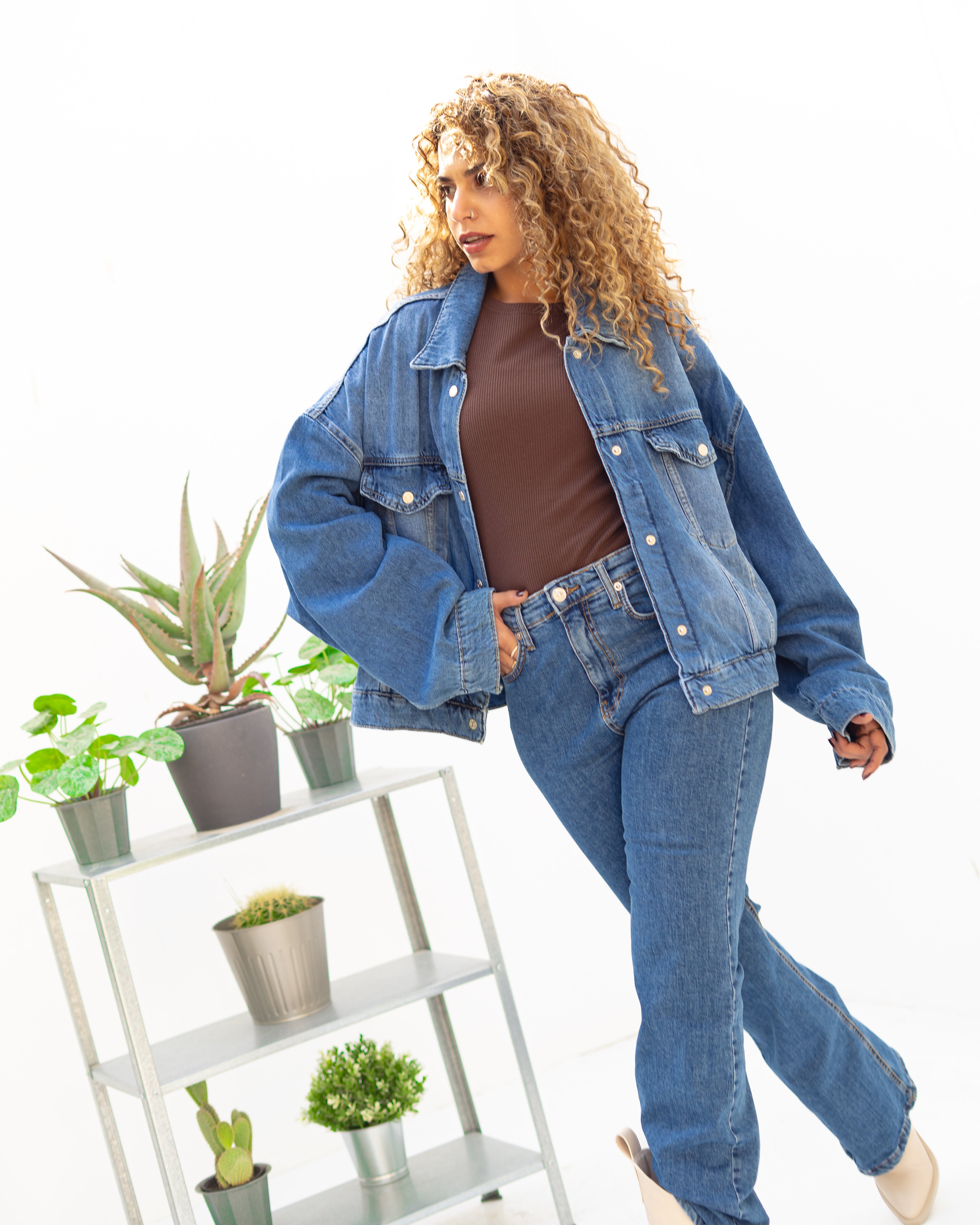 جاكيت جينز - مقصوص بجيبين