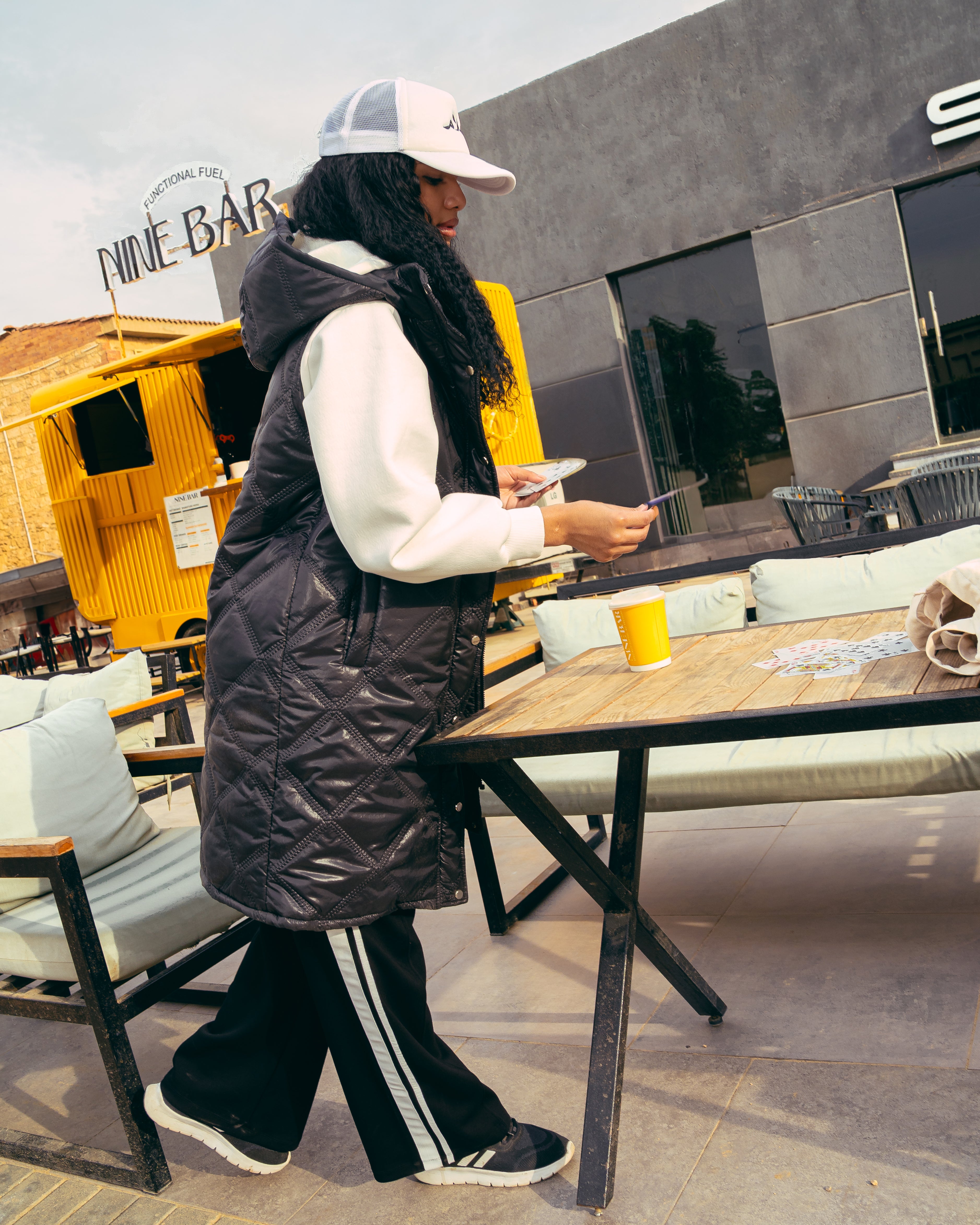 سترة طويلة مبطنة بنمط X