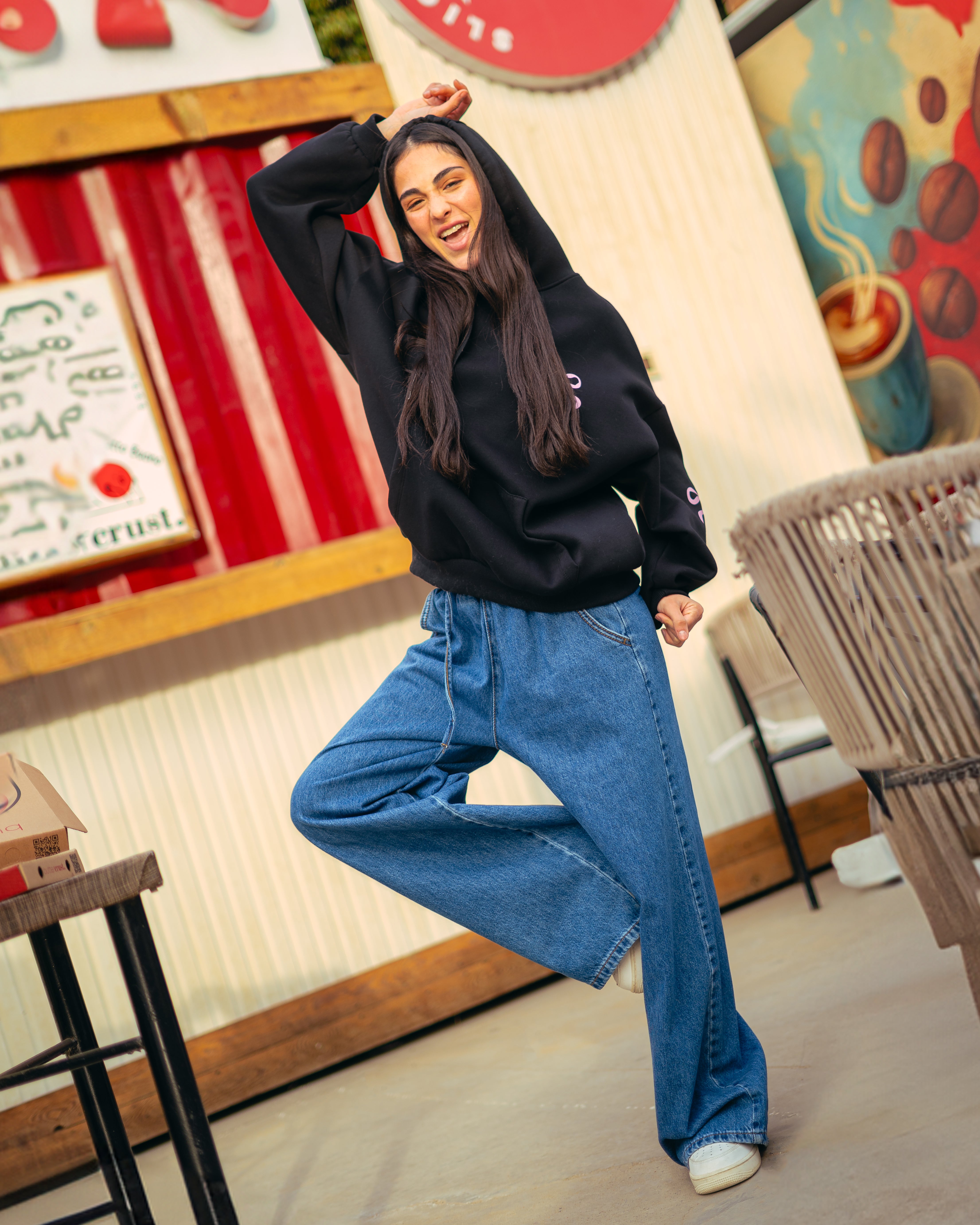 هودي مطبوع عليه فيونكة