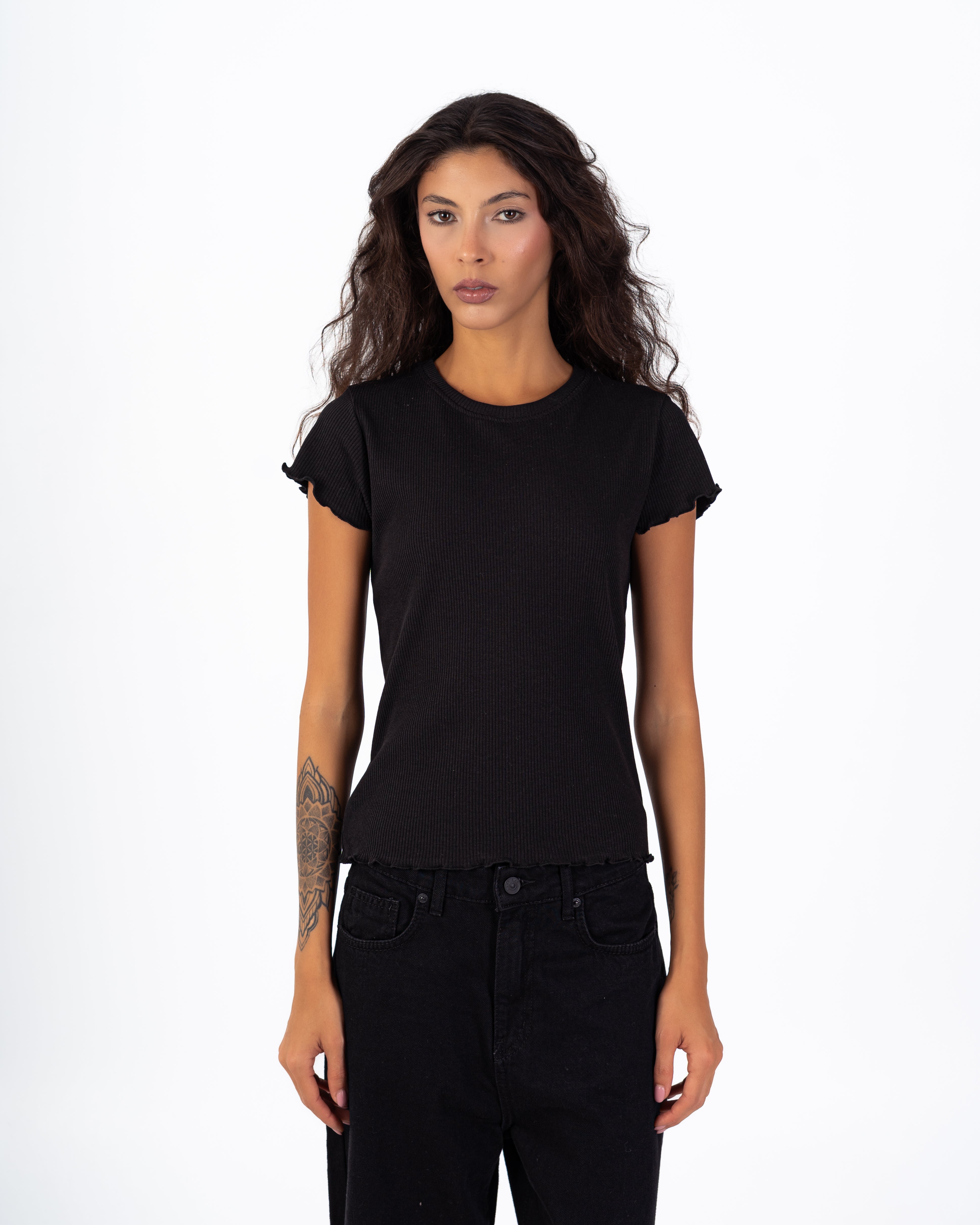 بلوزة أساسية – سادة (أكمام قصيرة، ألوان)