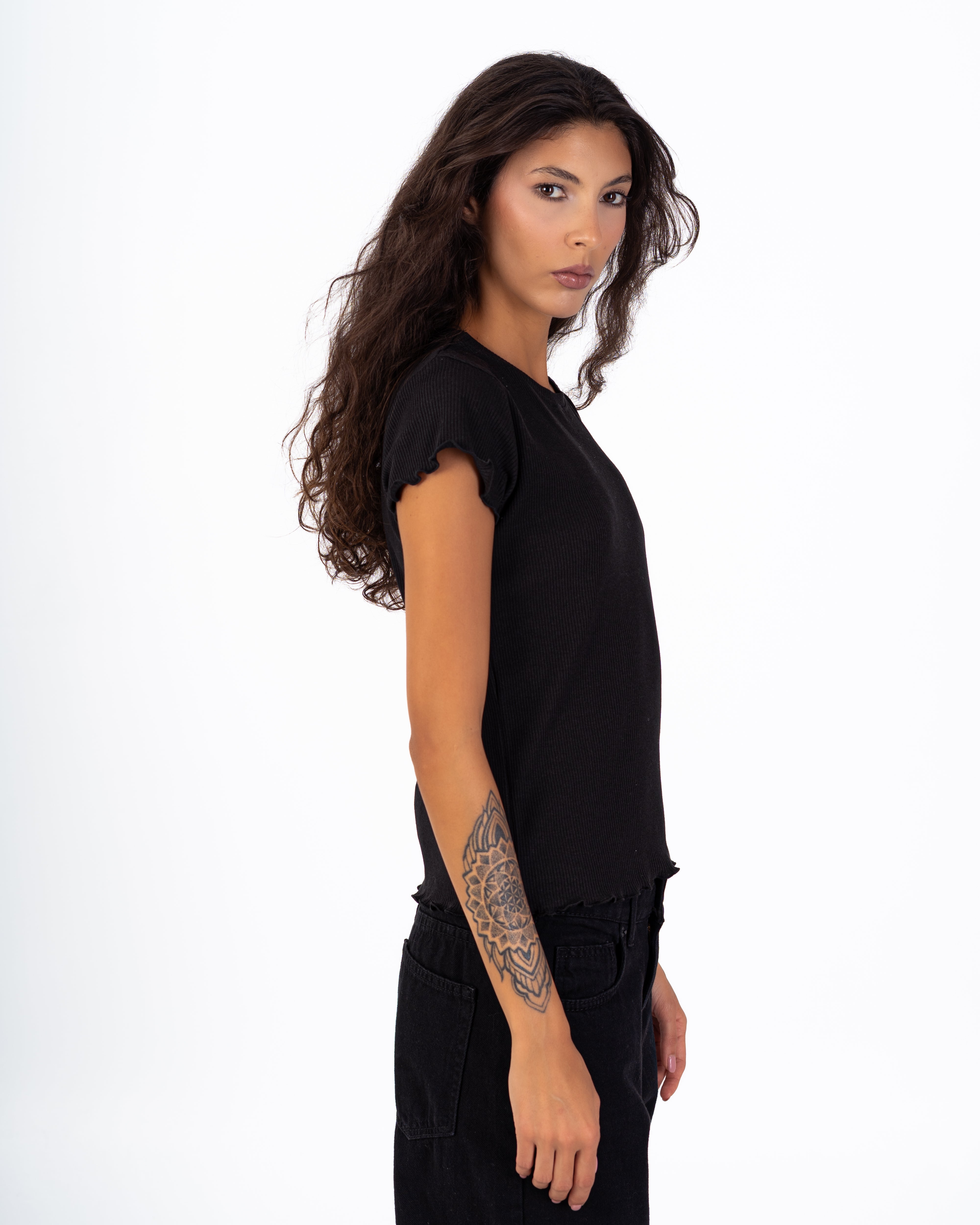 بلوزة أساسية – سادة (أكمام قصيرة، ألوان)