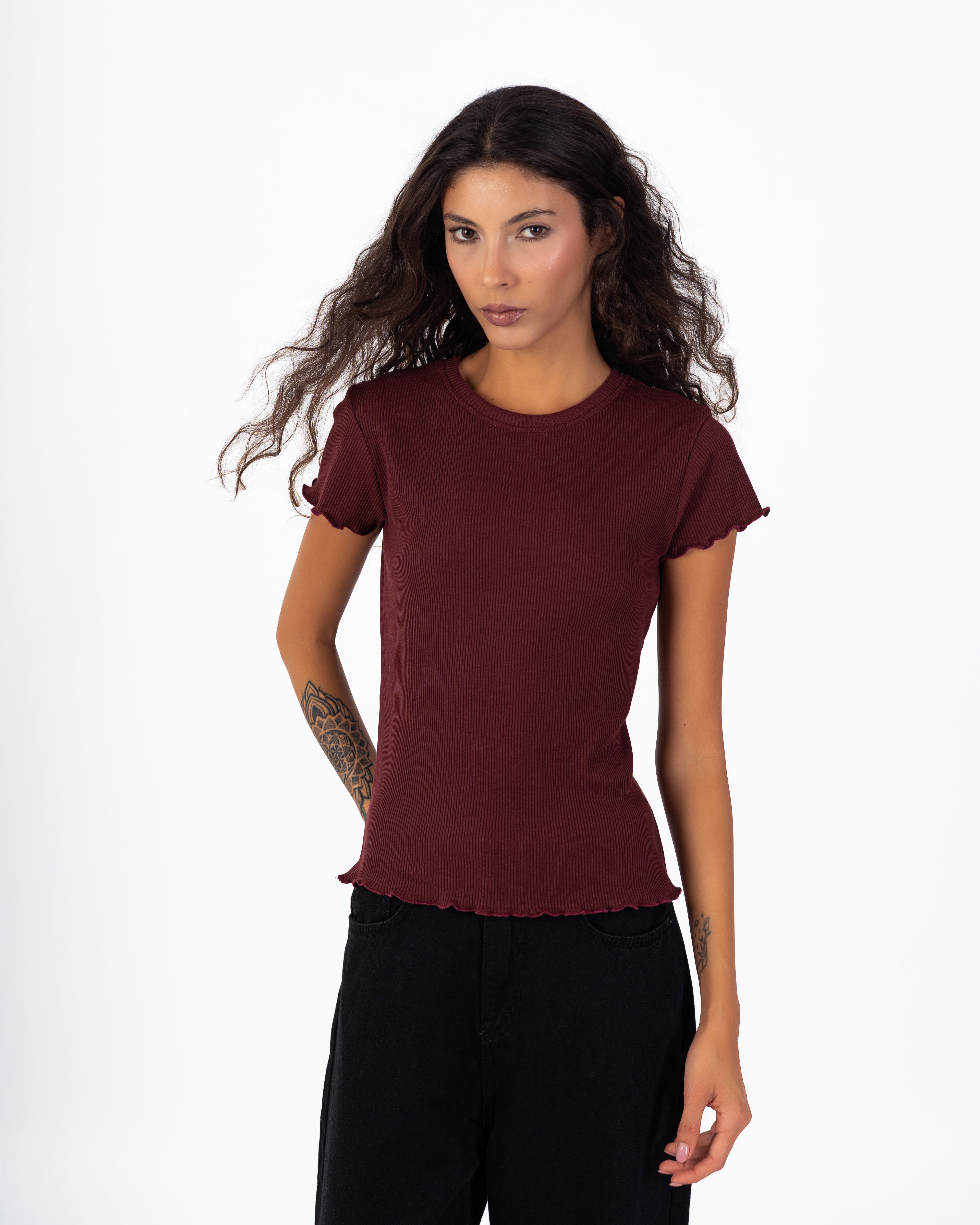 بلوزة أساسية – سادة (أكمام قصيرة، ألوان)