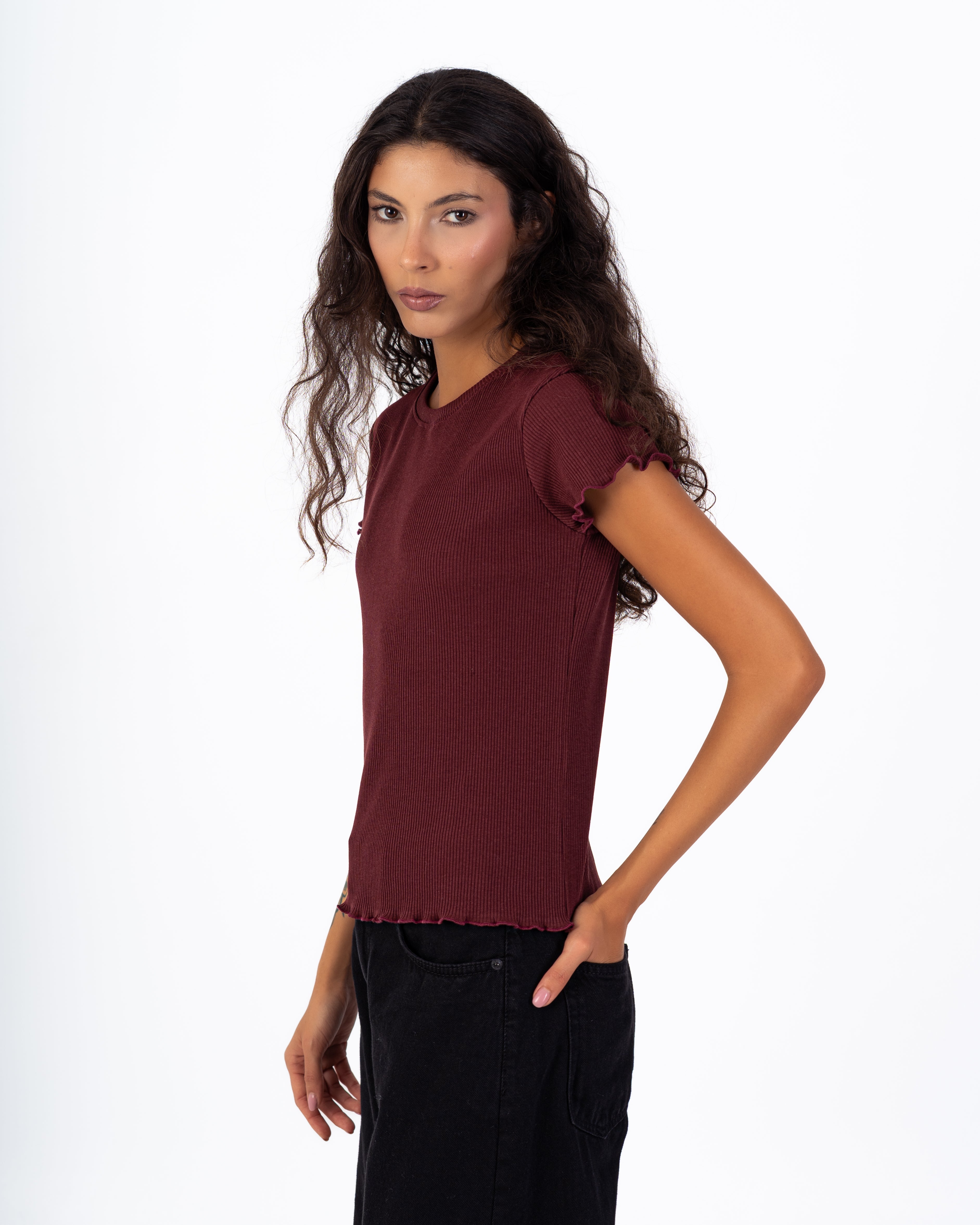 بلوزة أساسية – سادة (أكمام قصيرة، ألوان)