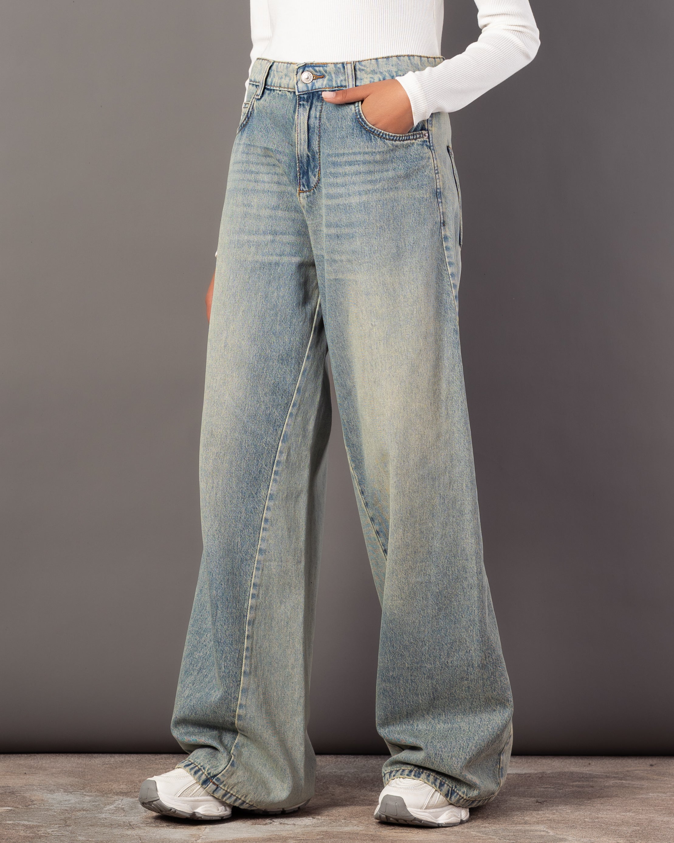 Wide-Leg Jeans – Plain (Double Side Stripes)
