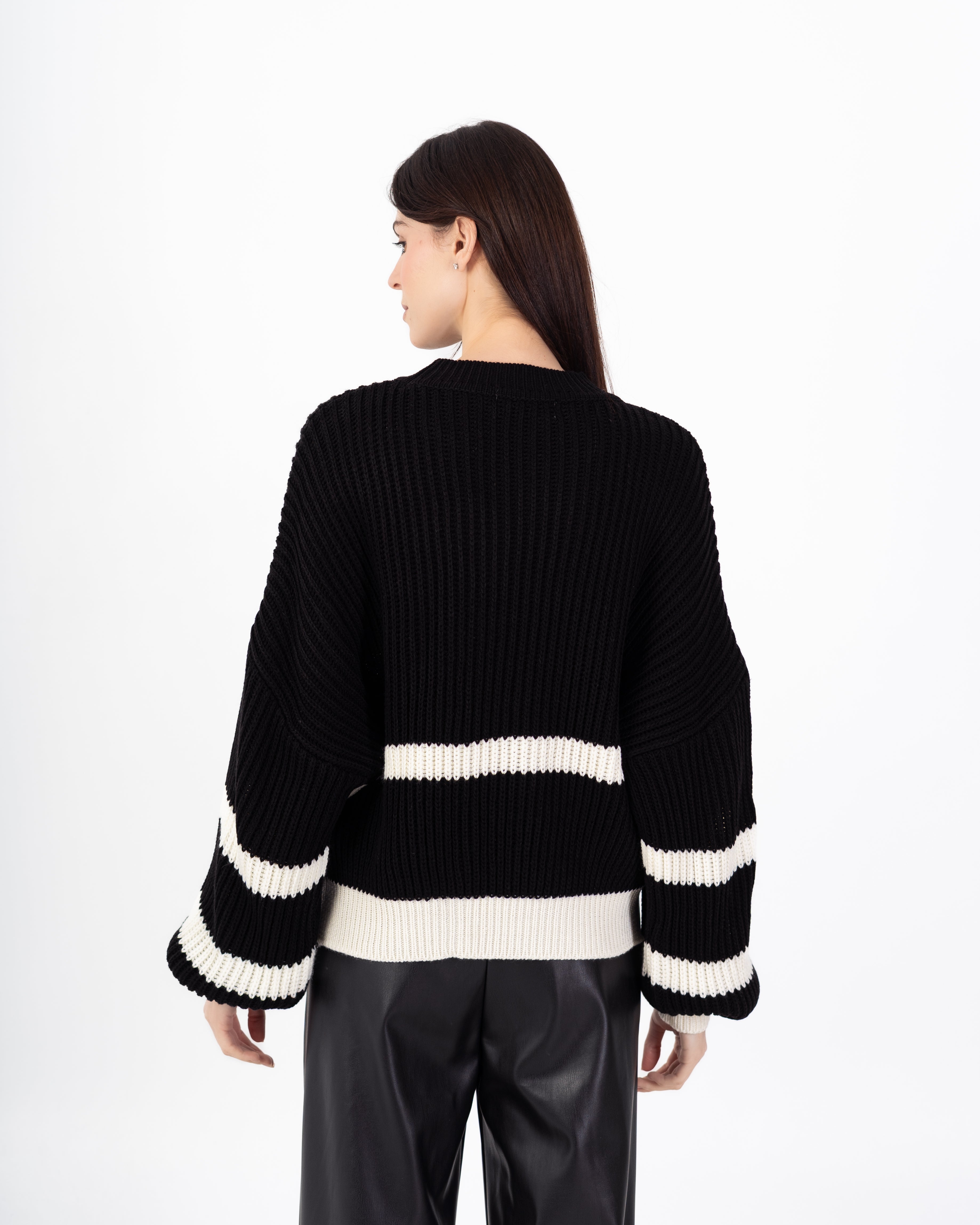 Knitwear Pullover – Sleeve Stripes (Round Neck)