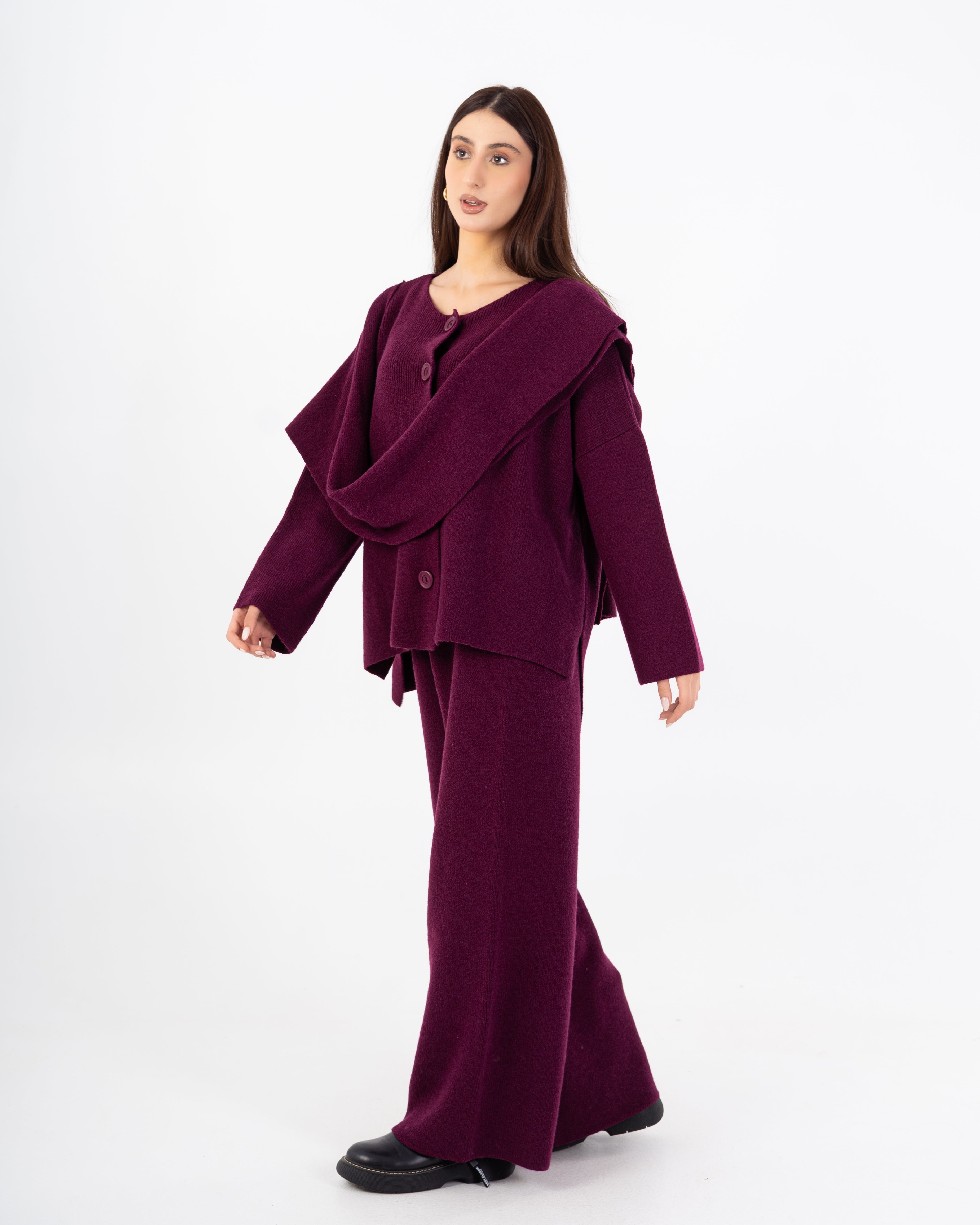 بدلة تريكو – مع وشاح