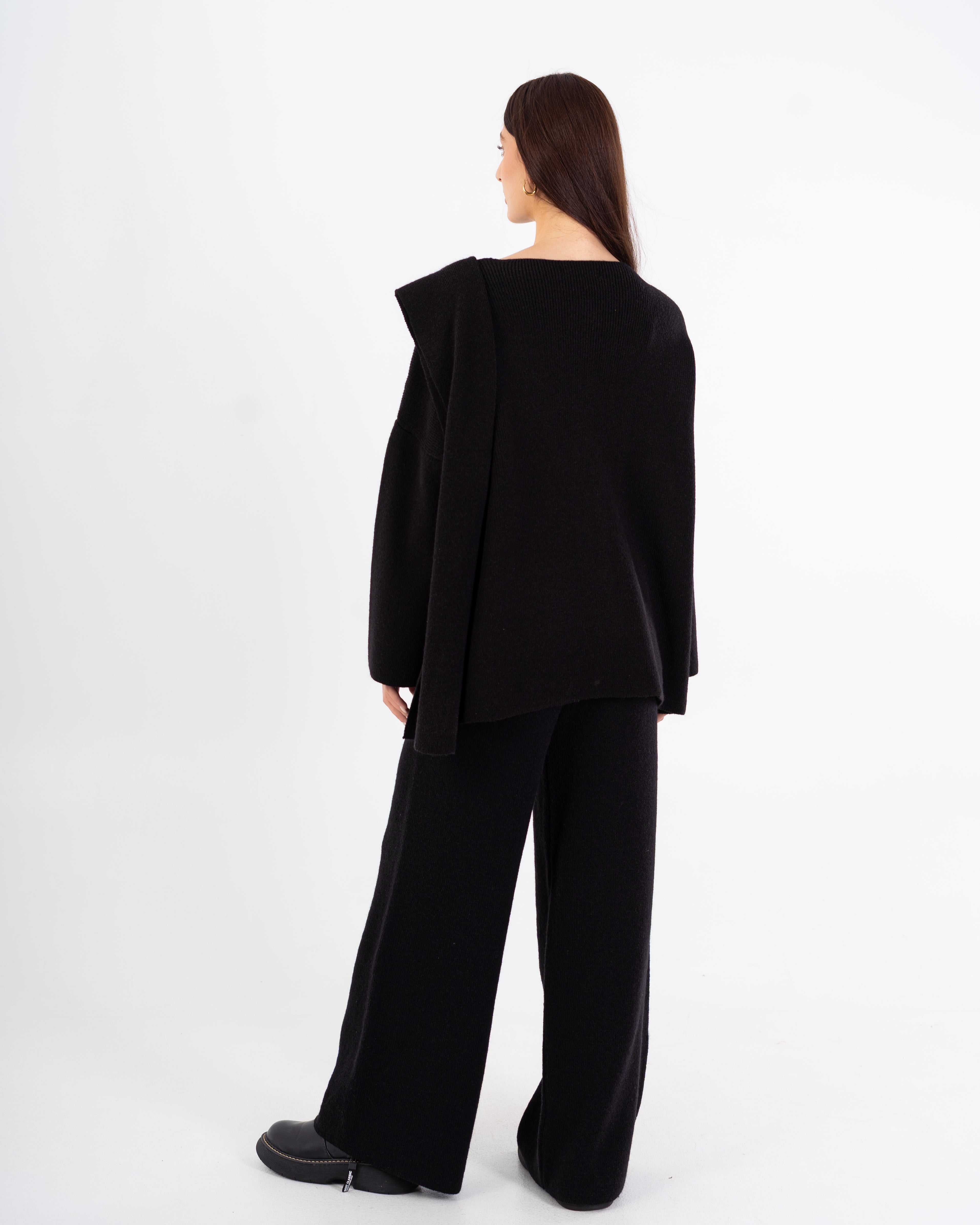 بدلة تريكو – مع وشاح