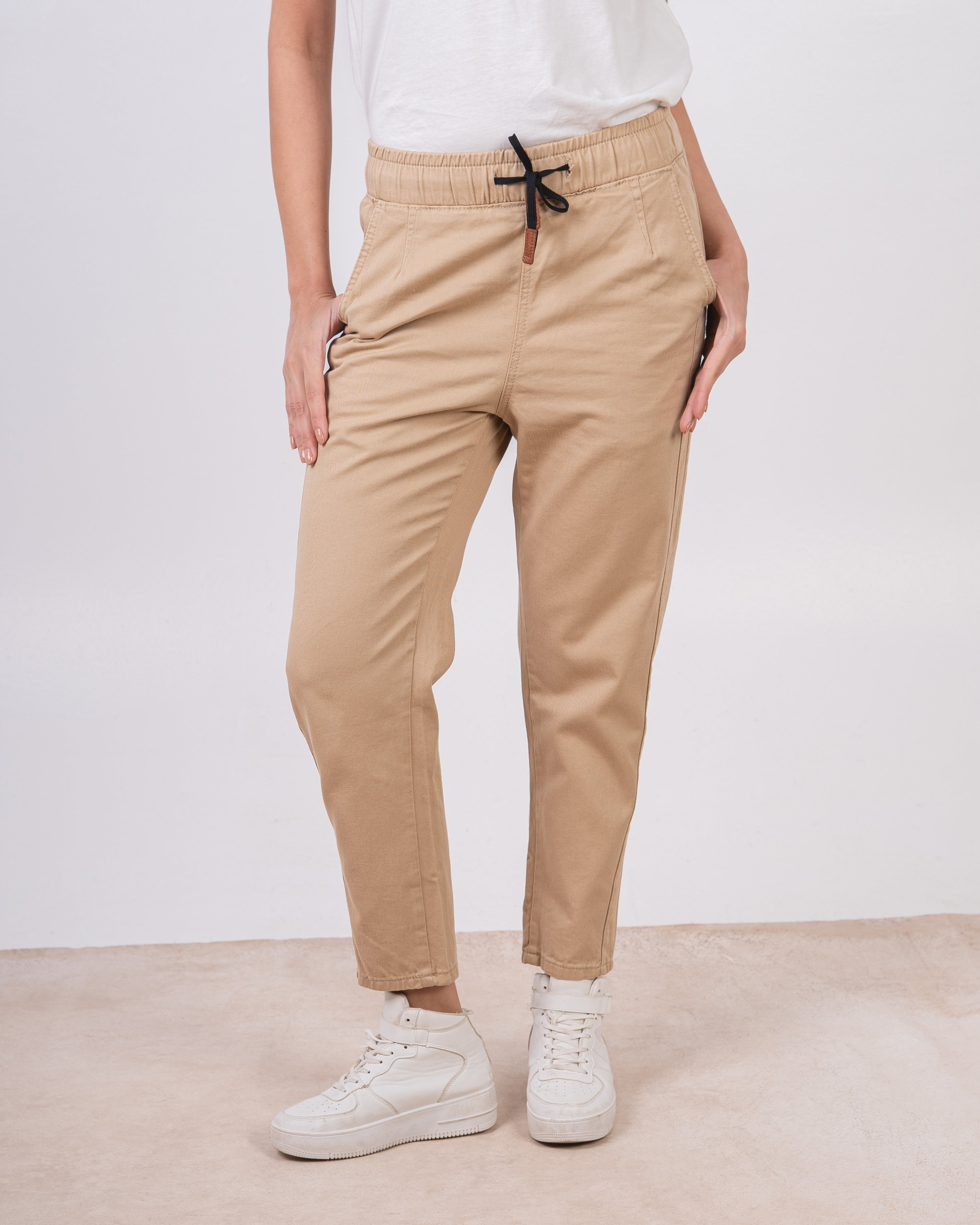 بنطال ضيق من قماش الجبردين