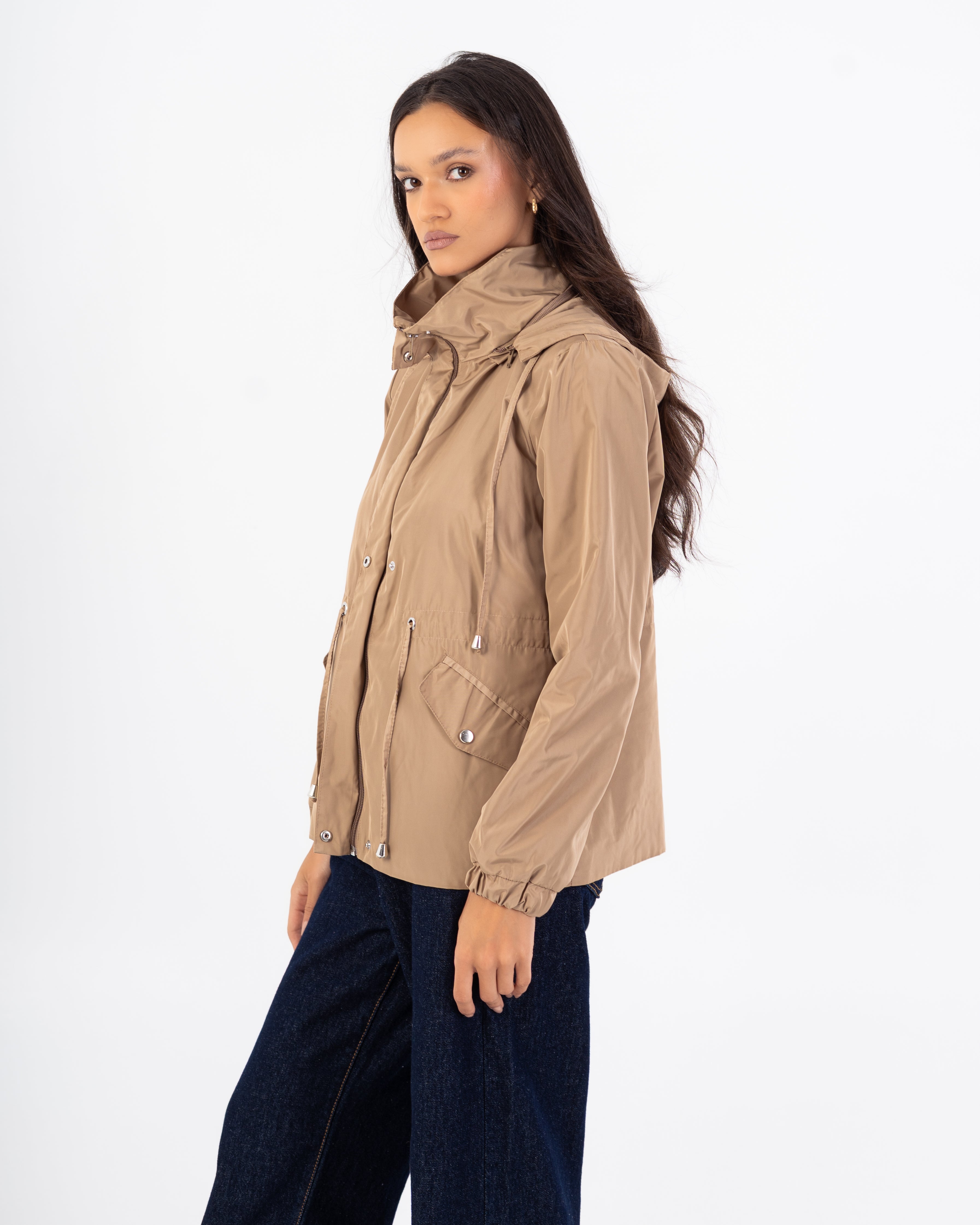 سترة مقاومة للماء – بغطاء رأس (حزام خصر مرن)