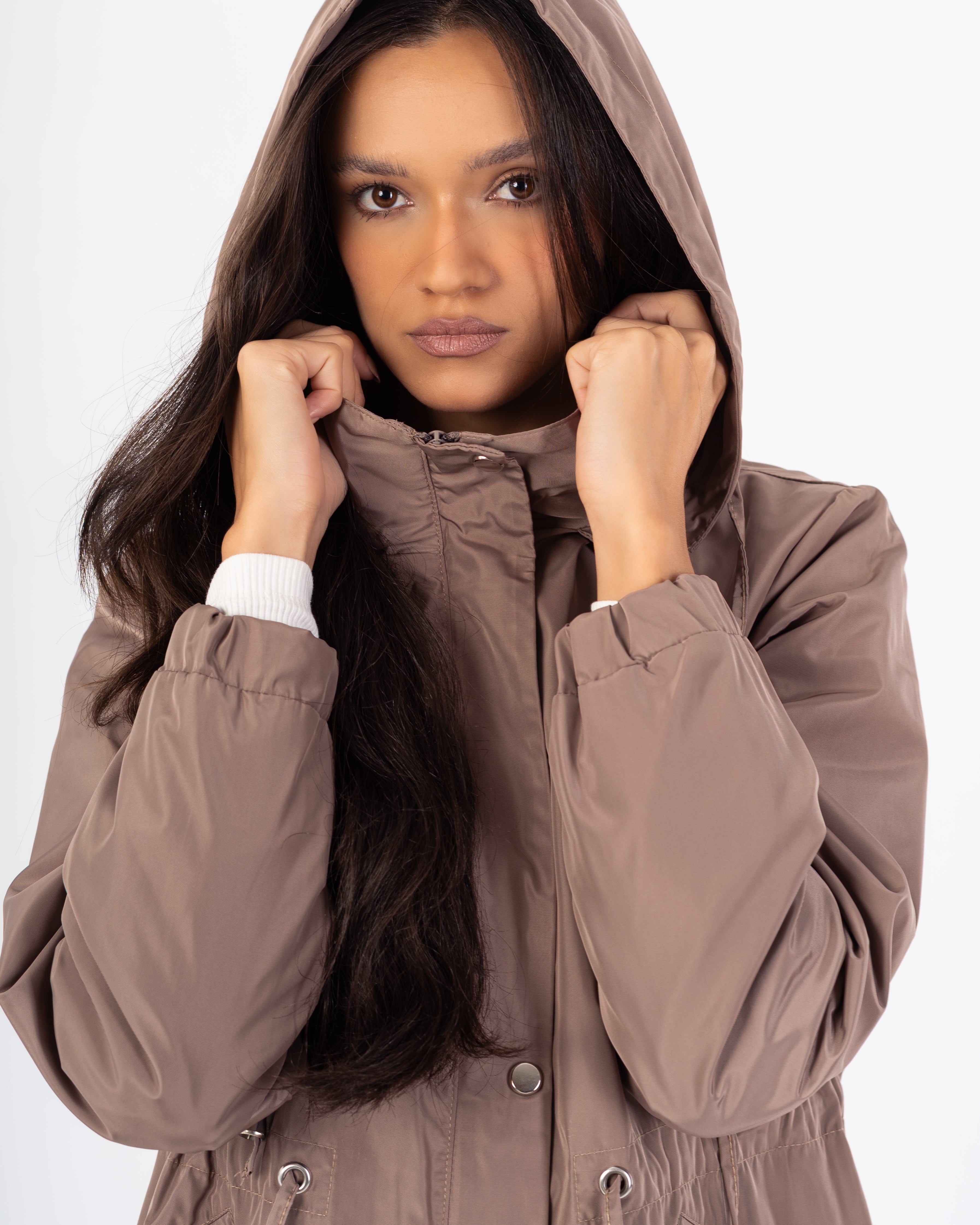 سترة مقاومة للماء – بغطاء رأس (حزام خصر مرن)