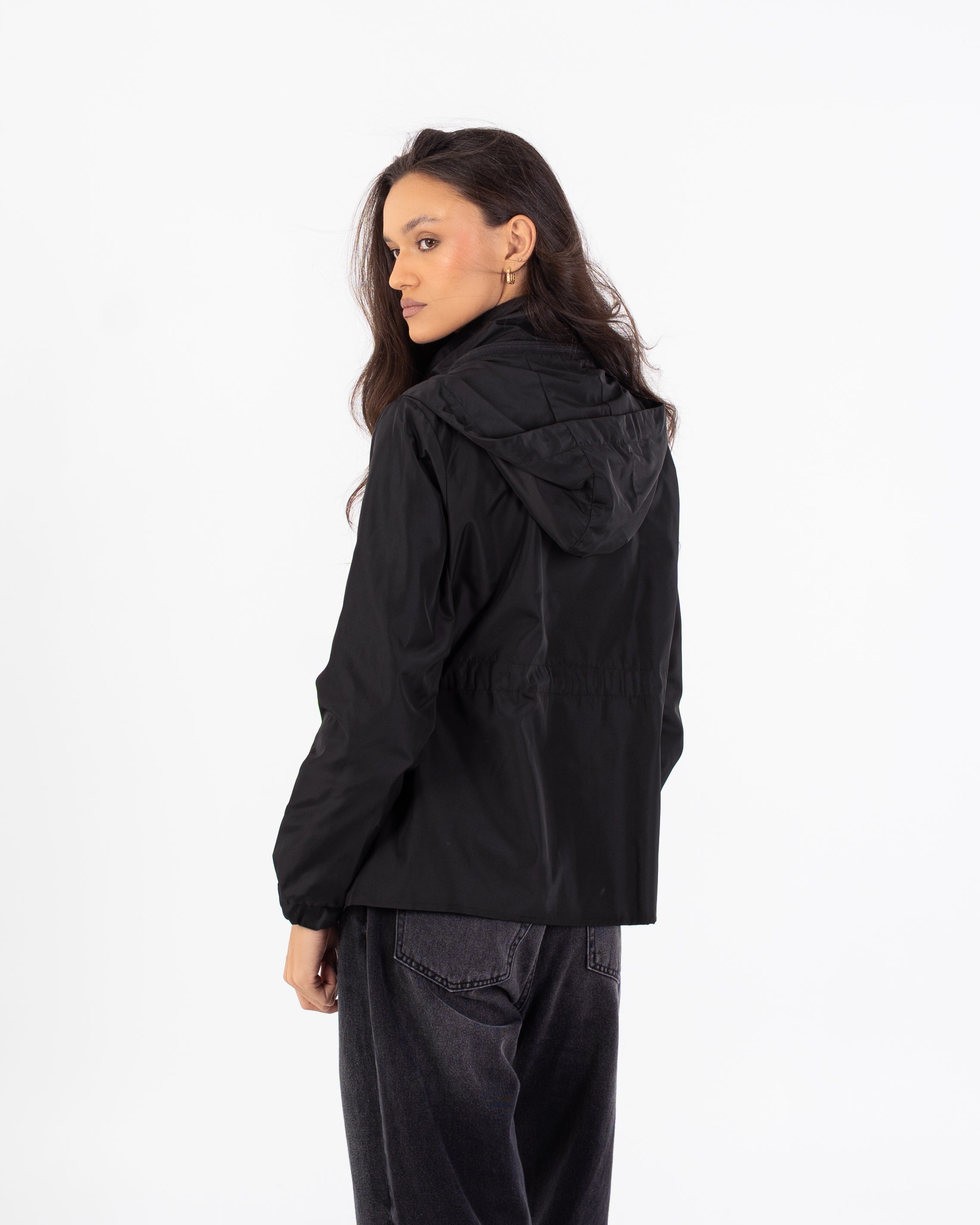 سترة مقاومة للماء – بغطاء رأس (حزام خصر مرن)