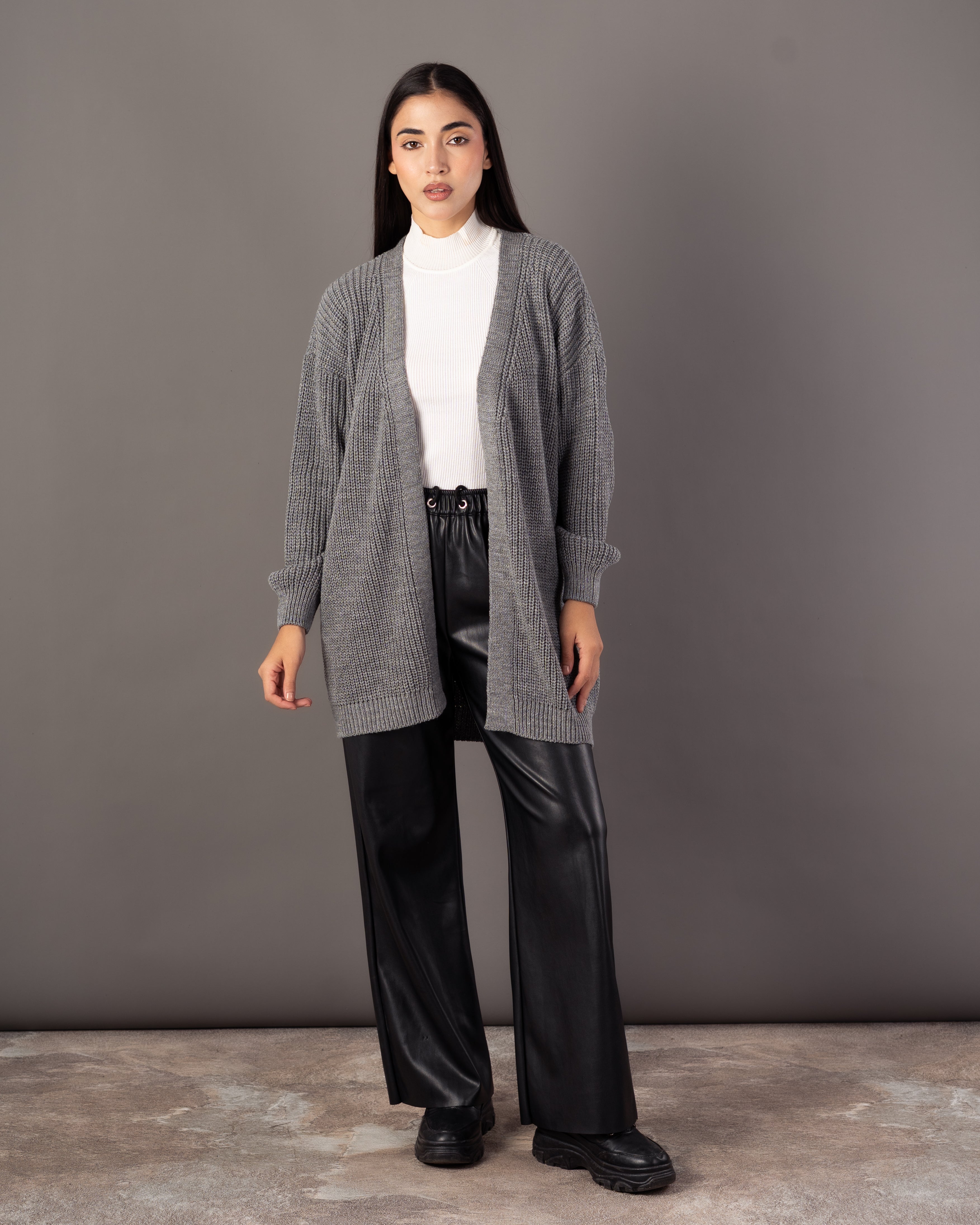 Plain Knitwear Cardigan – Open