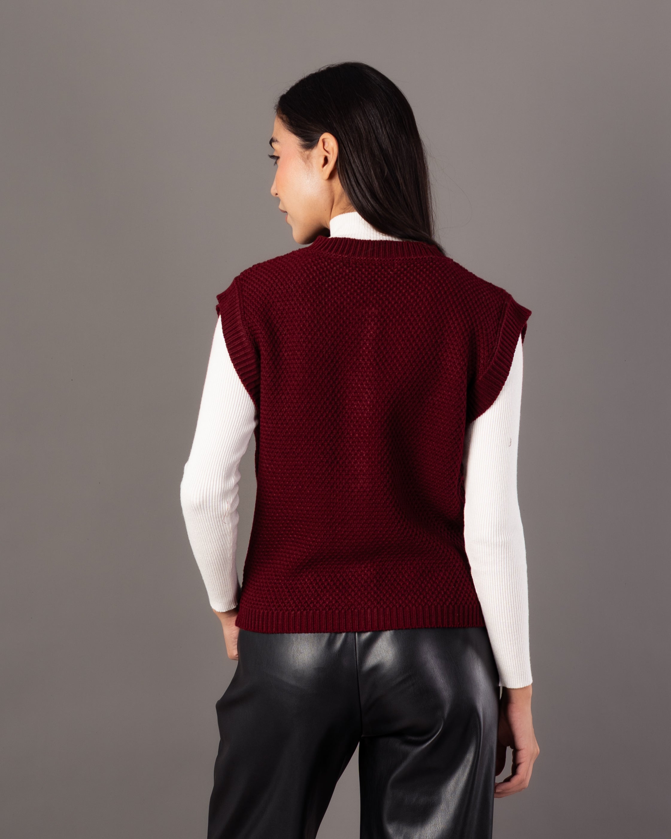 Knitwear Vest – Gold Button