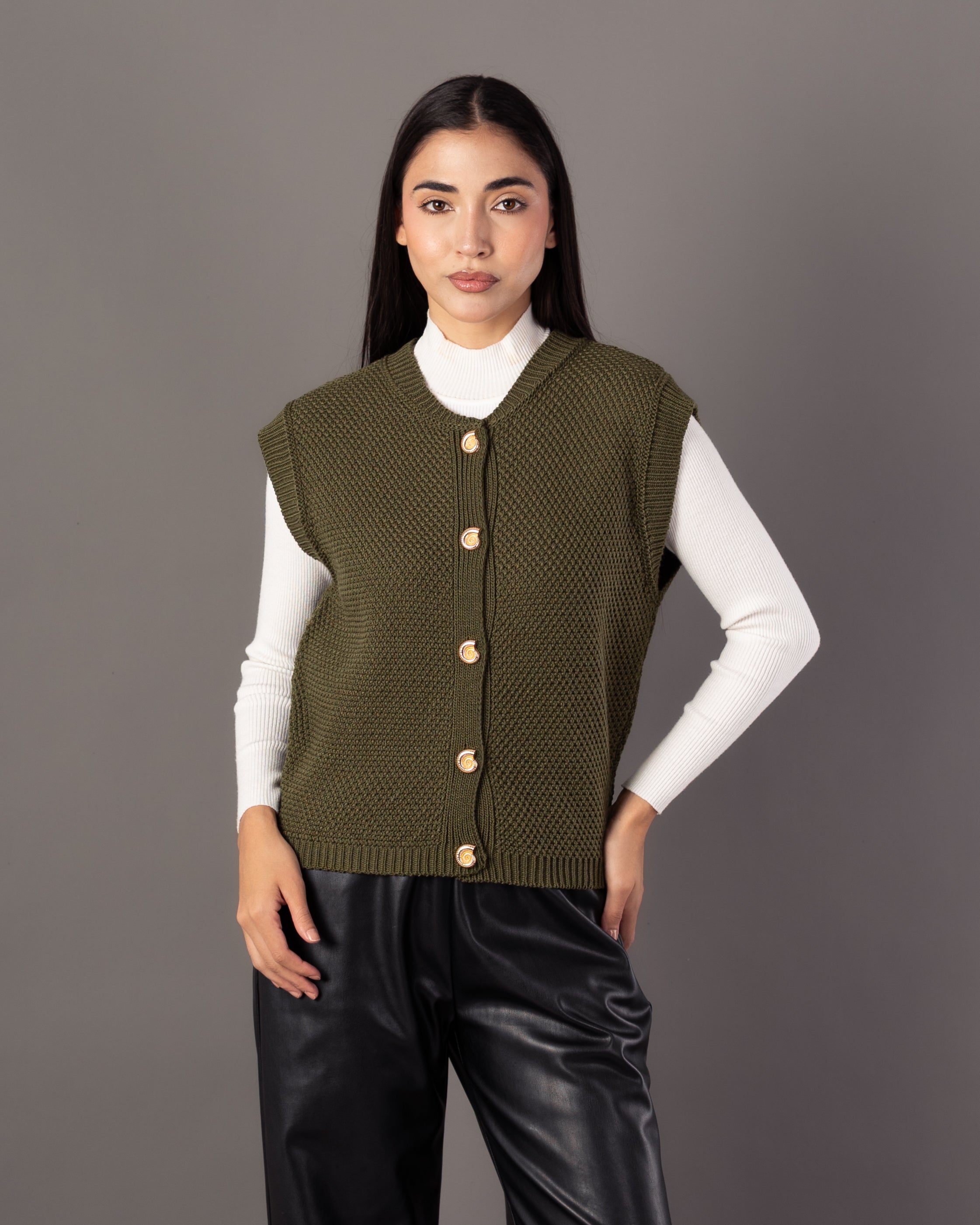 Knitwear Vest – Gold Button