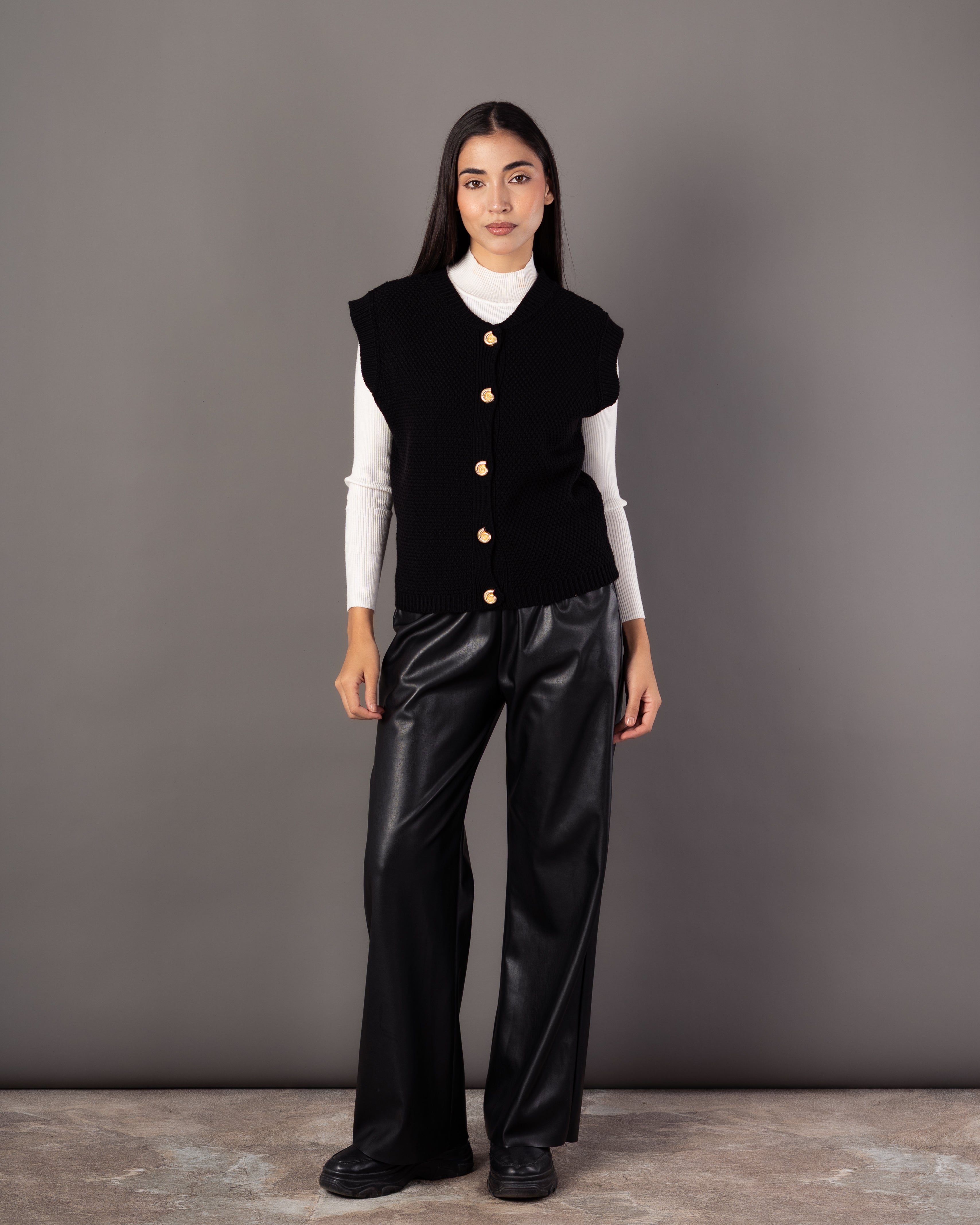 Knitwear Vest – Gold Button