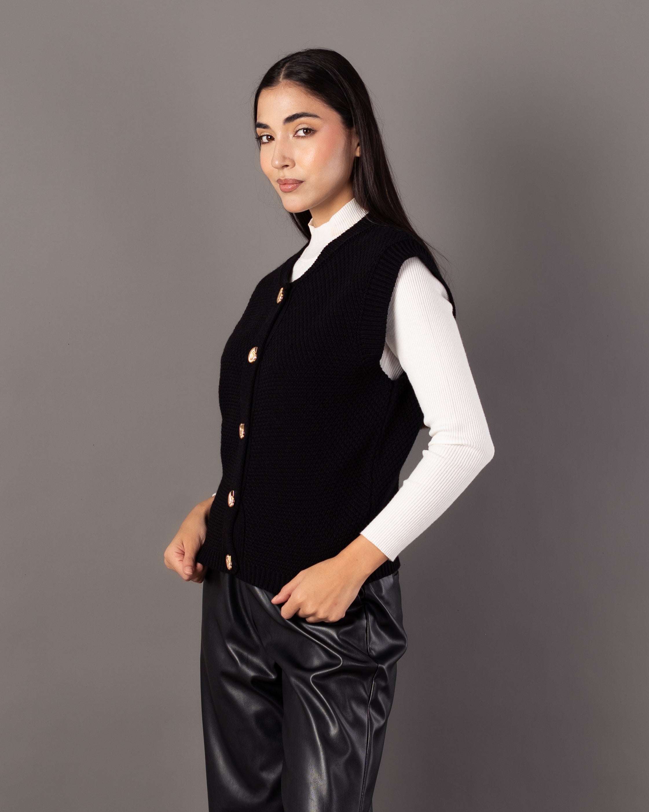Knitwear Vest – Gold Button