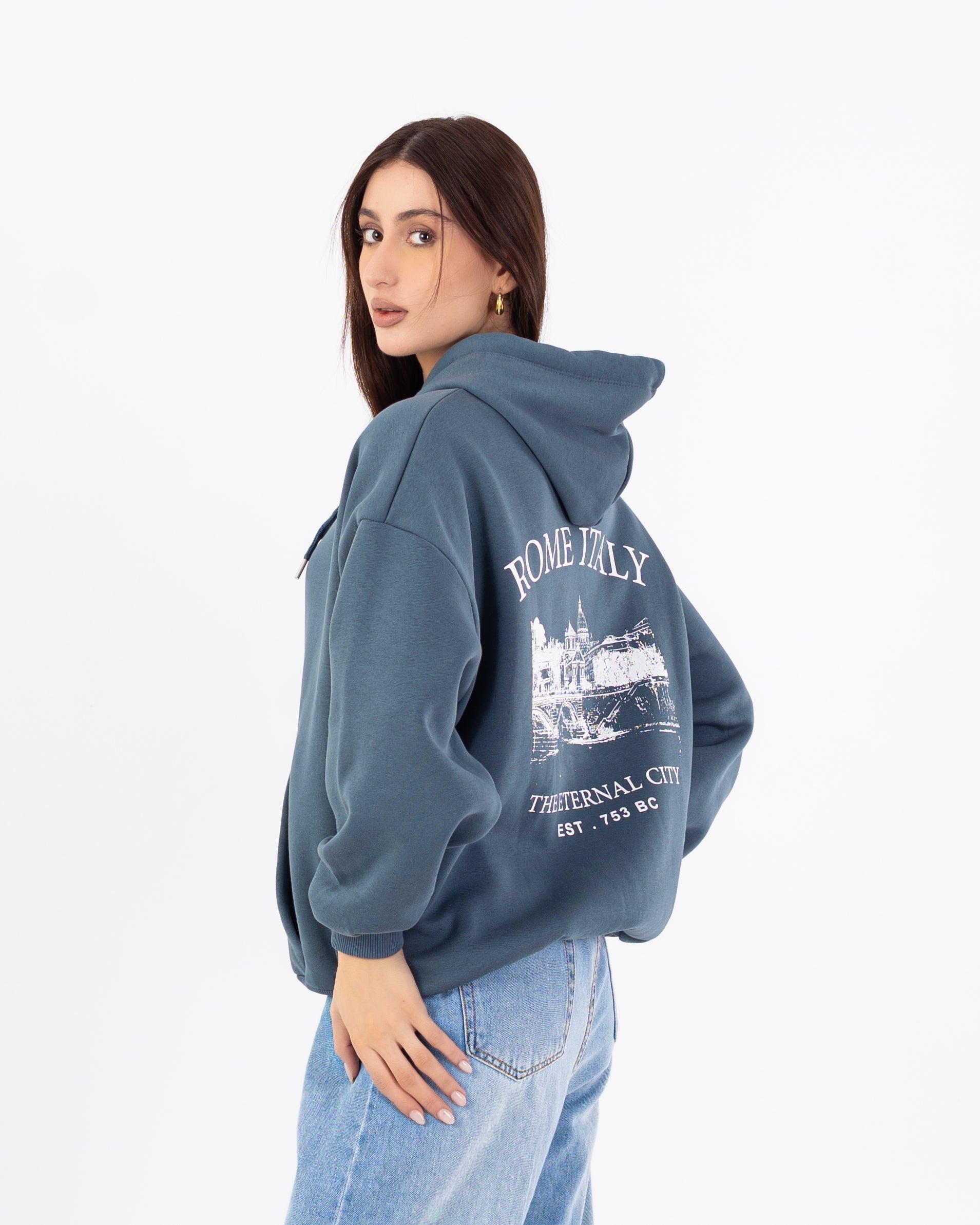 سويت شيرت – طباعة جرافيكية على الظهر