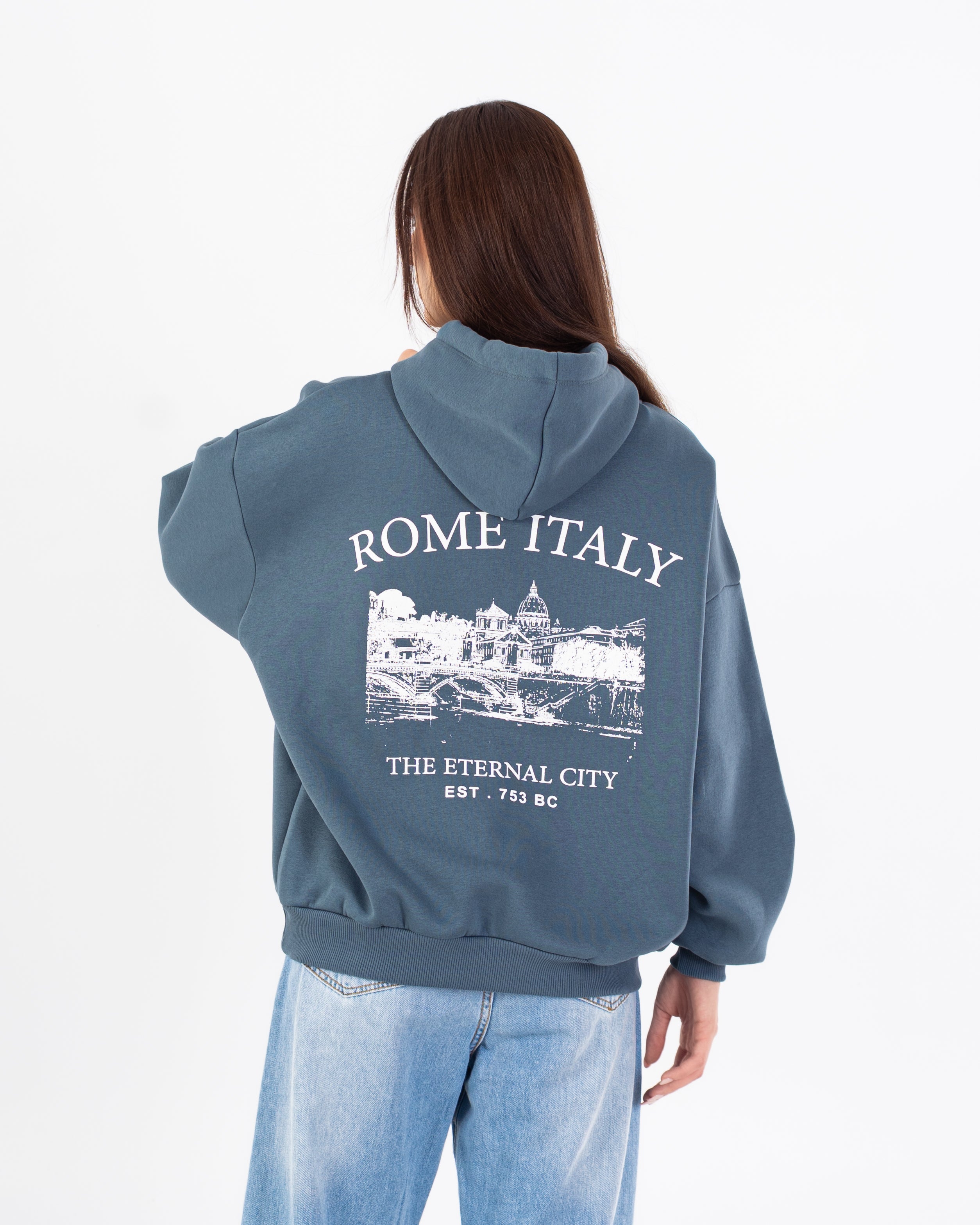 سويت شيرت – طباعة جرافيكية على الظهر