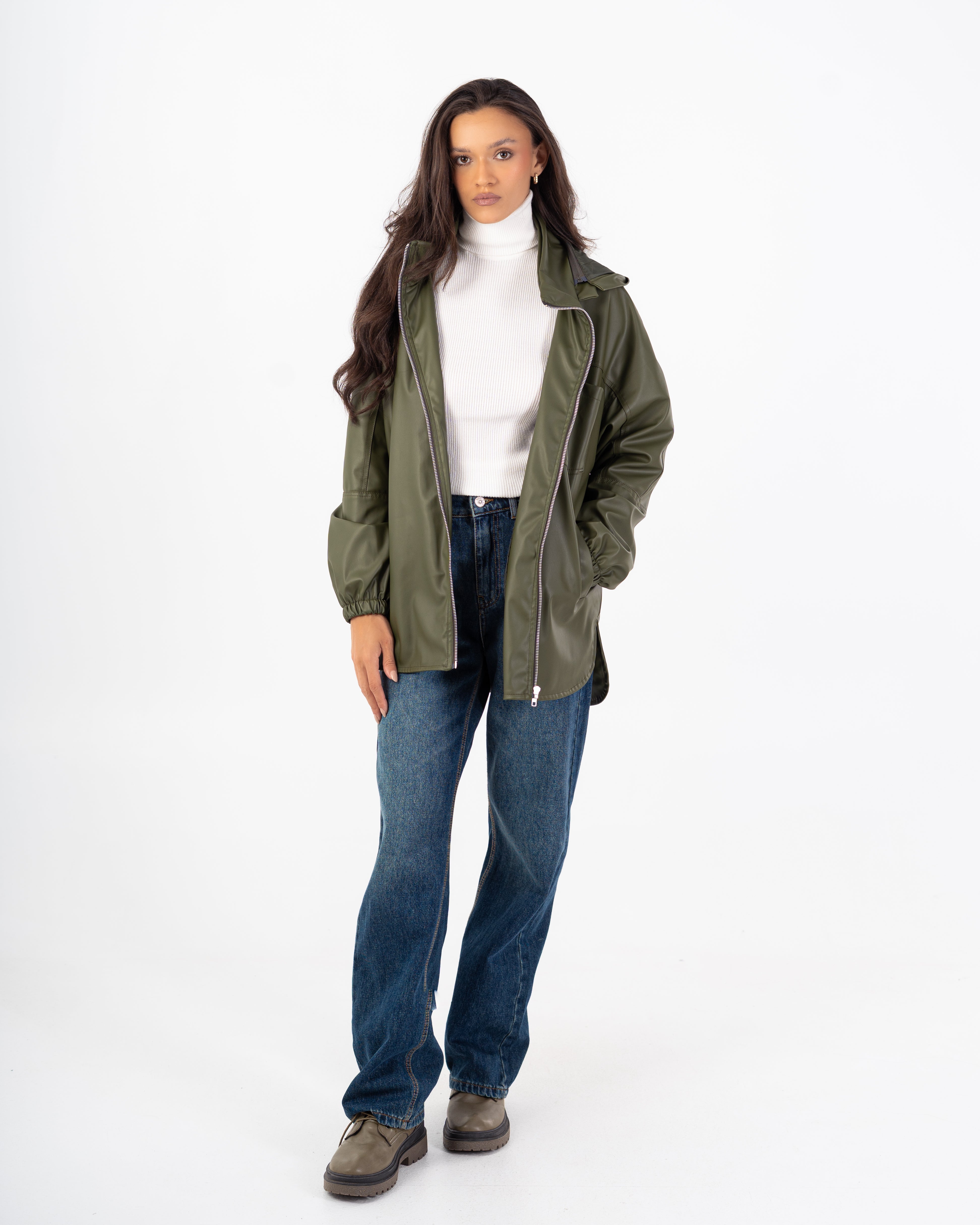 جاكيت جلدي - سادة (أكمام مرنة، جيب على الصدر)