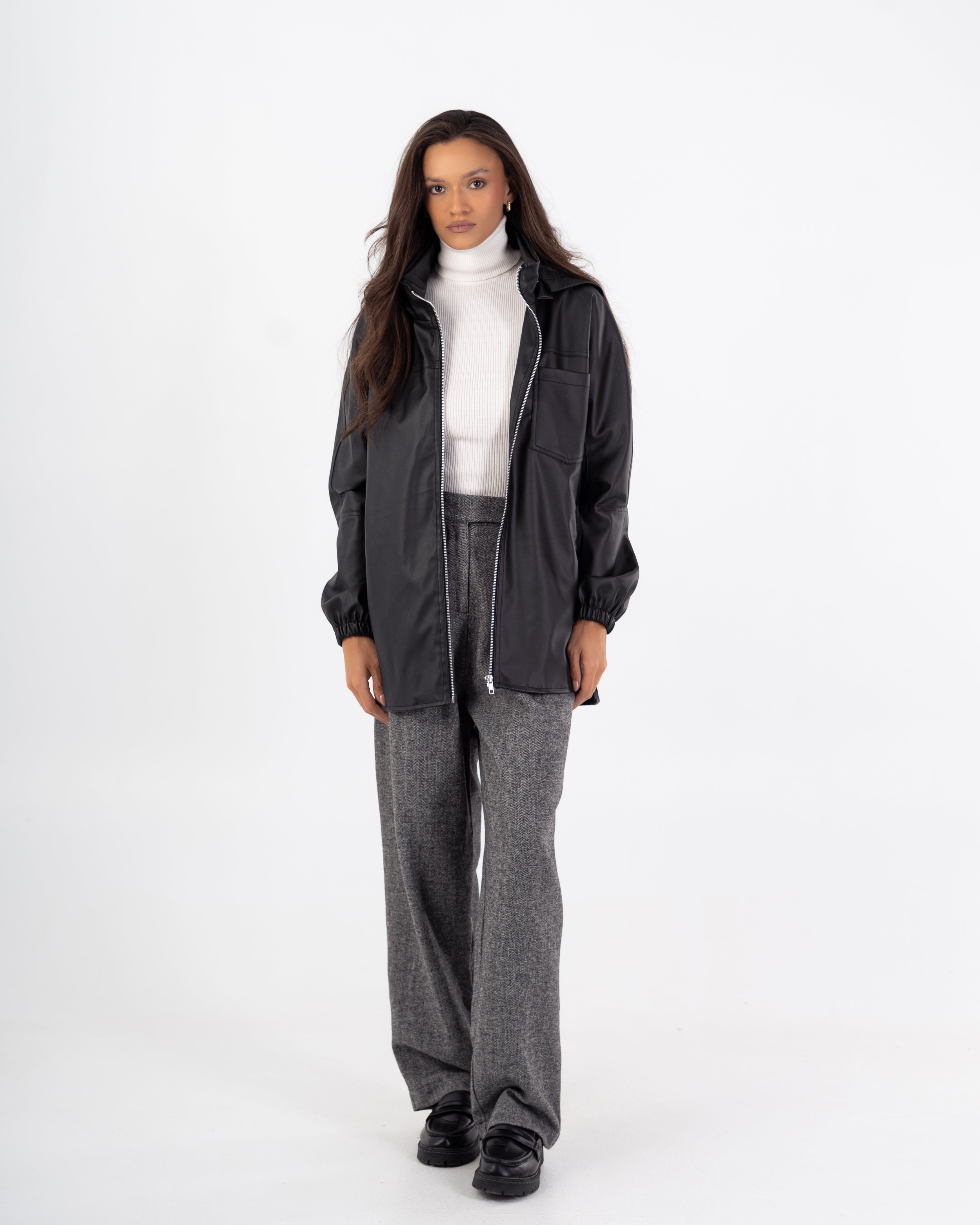 جاكيت جلدي - سادة (أكمام مرنة، جيب على الصدر)