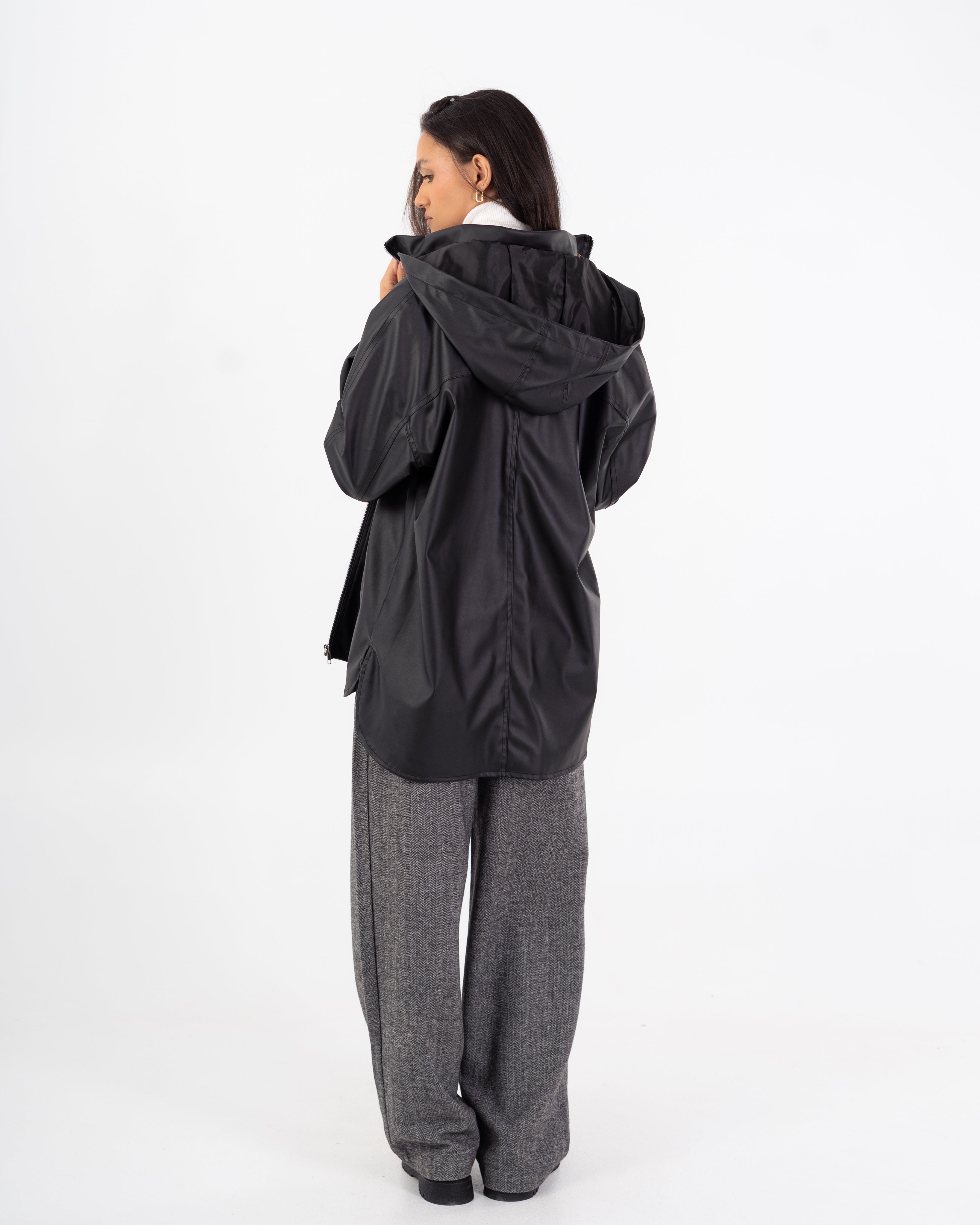 جاكيت جلدي - سادة (أكمام مرنة، جيب على الصدر)