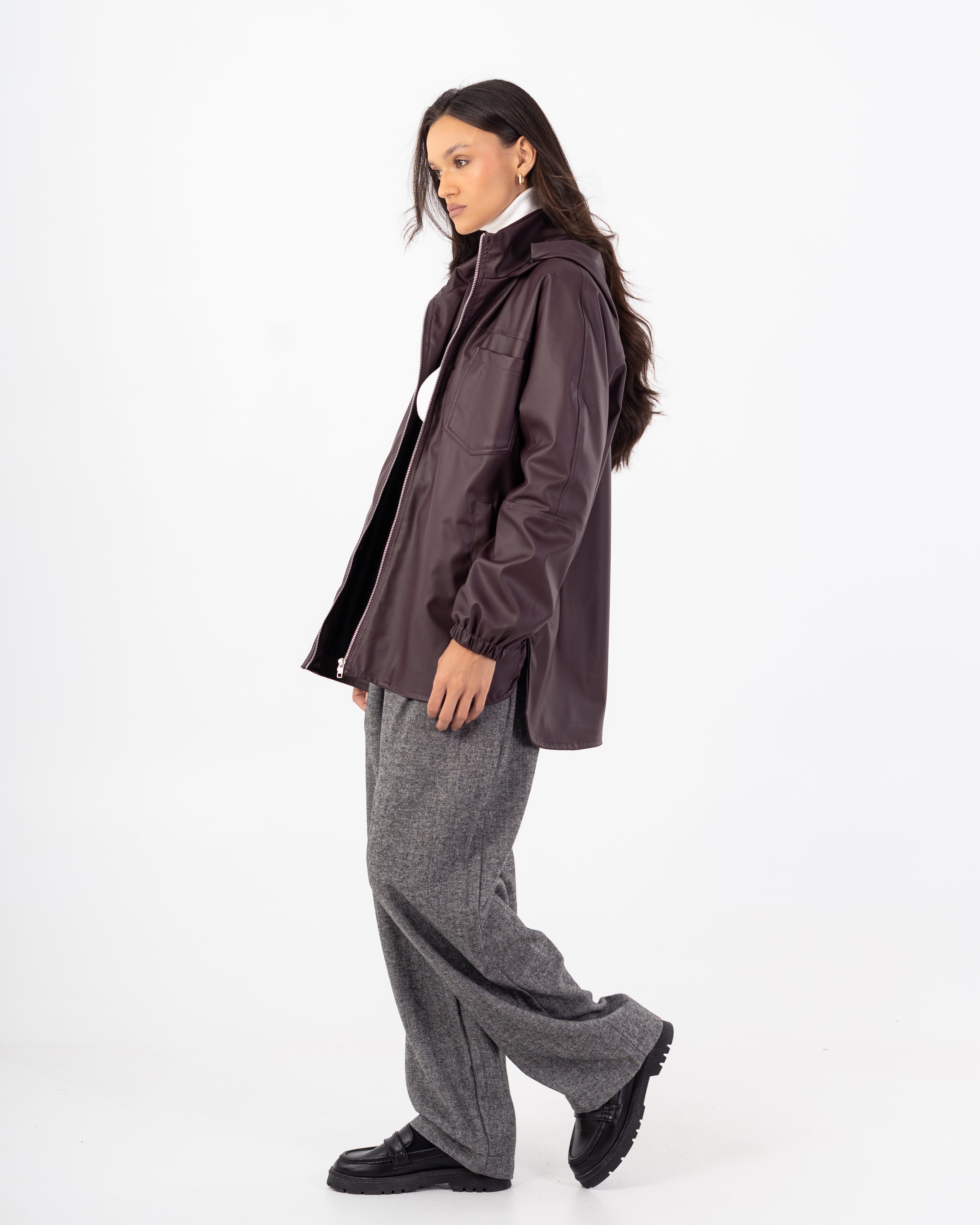 جاكيت جلدي - سادة (أكمام مرنة، جيب على الصدر)