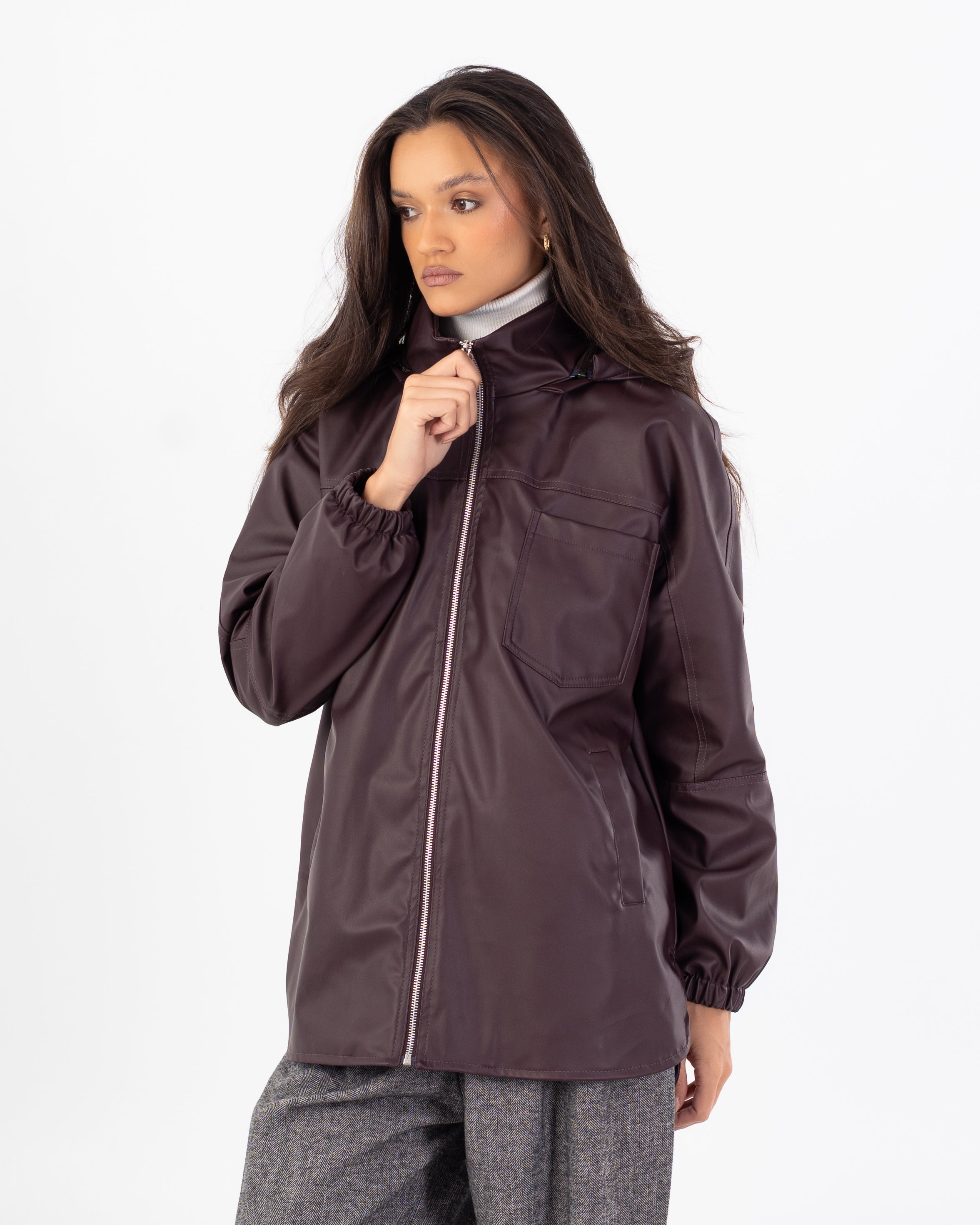 جاكيت جلدي - سادة (أكمام مرنة، جيب على الصدر)