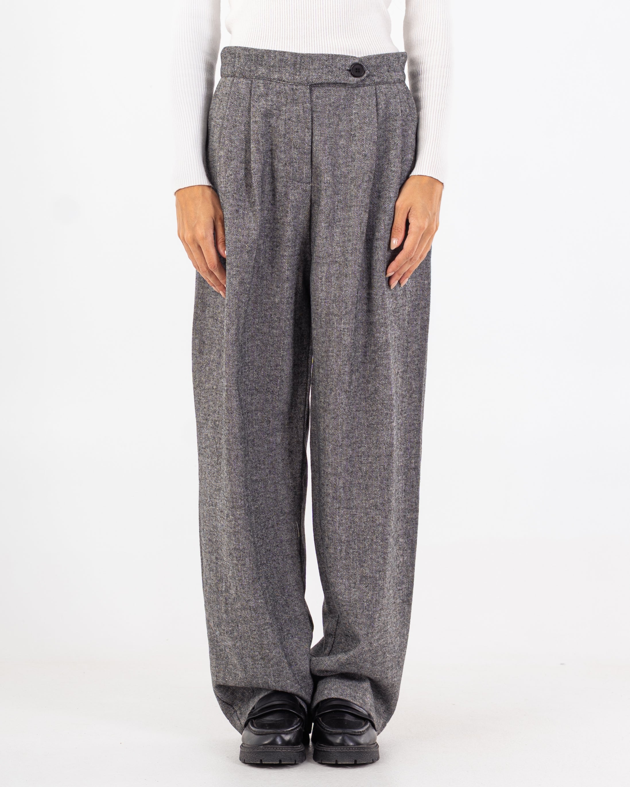 بنطلون كلاسيكي – سادة (ساق مستقيمة)