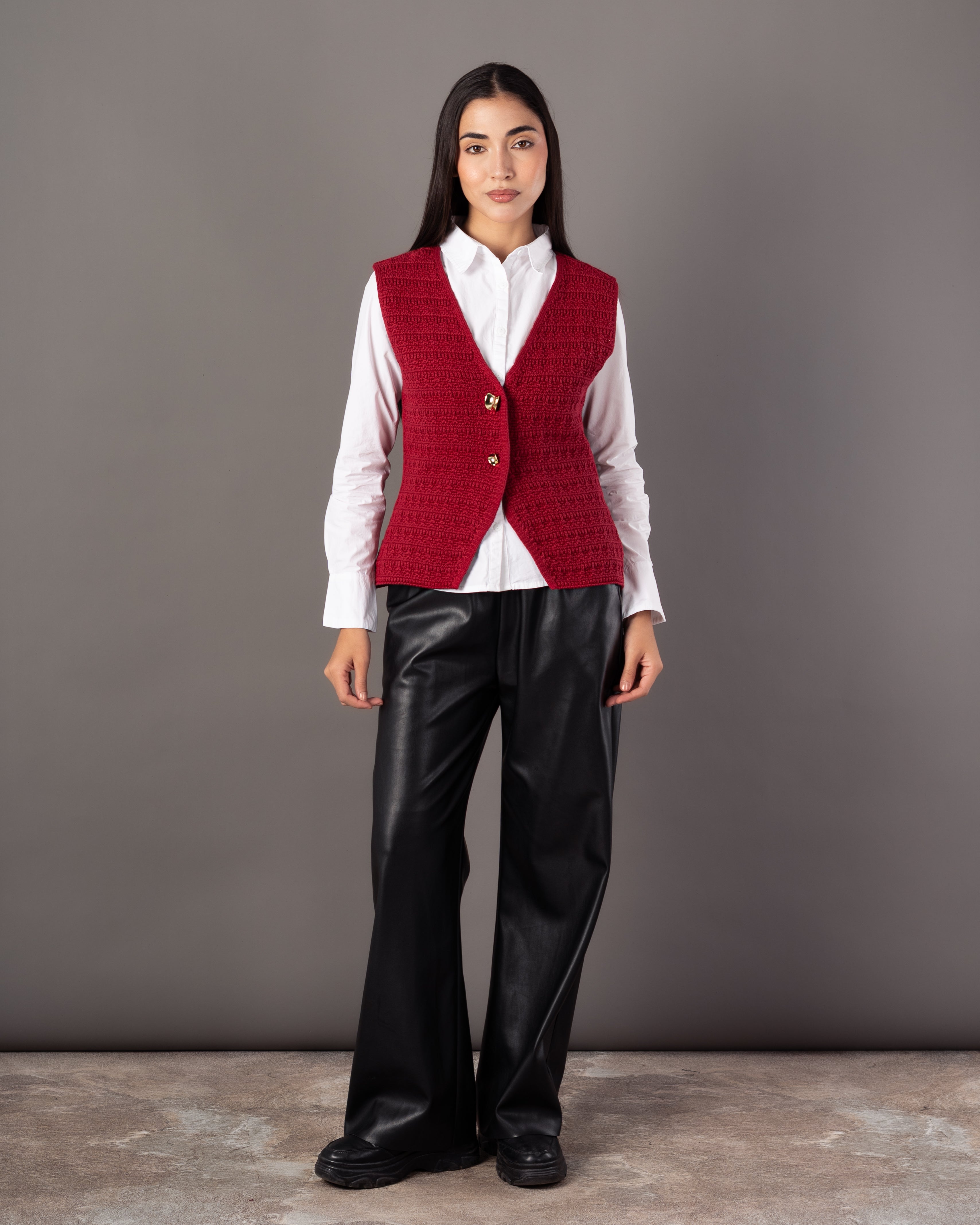 Knitwear Vest – Open (2 Gold Buttons)