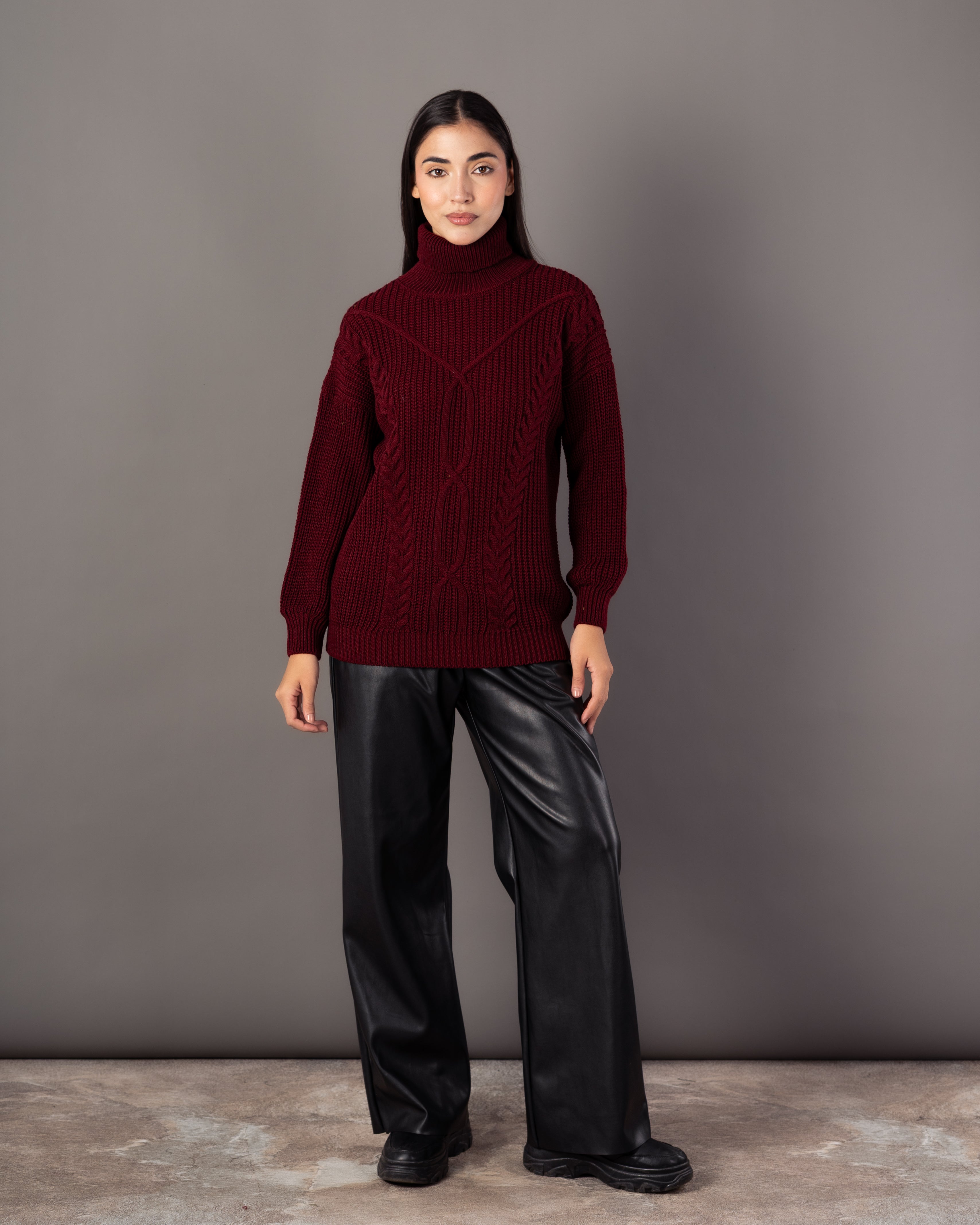 Plain Knitwear Pullover – High Neck (Braided Chest)