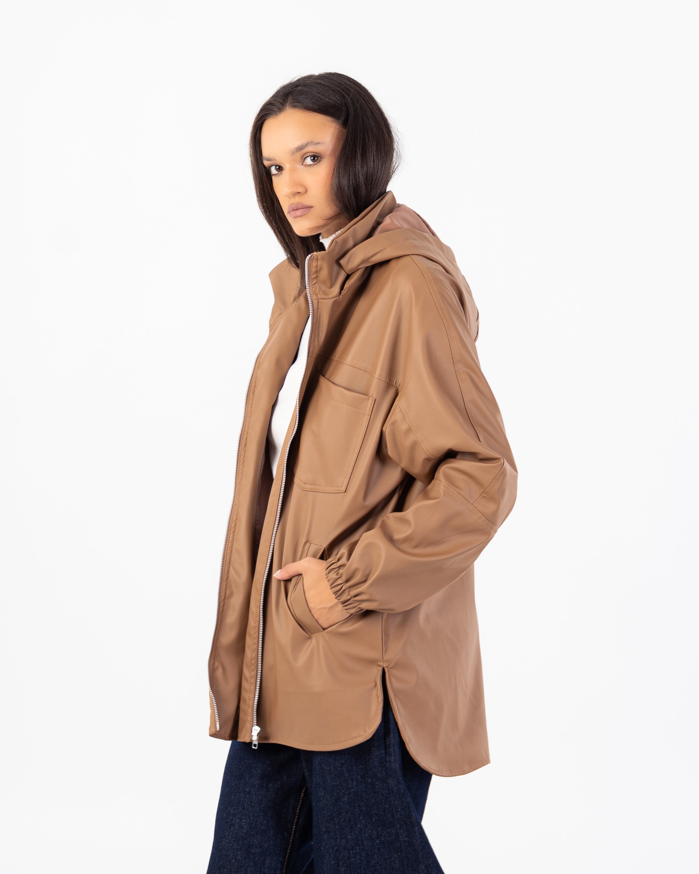 جاكيت جلدي - سادة (أكمام مرنة، جيب على الصدر)