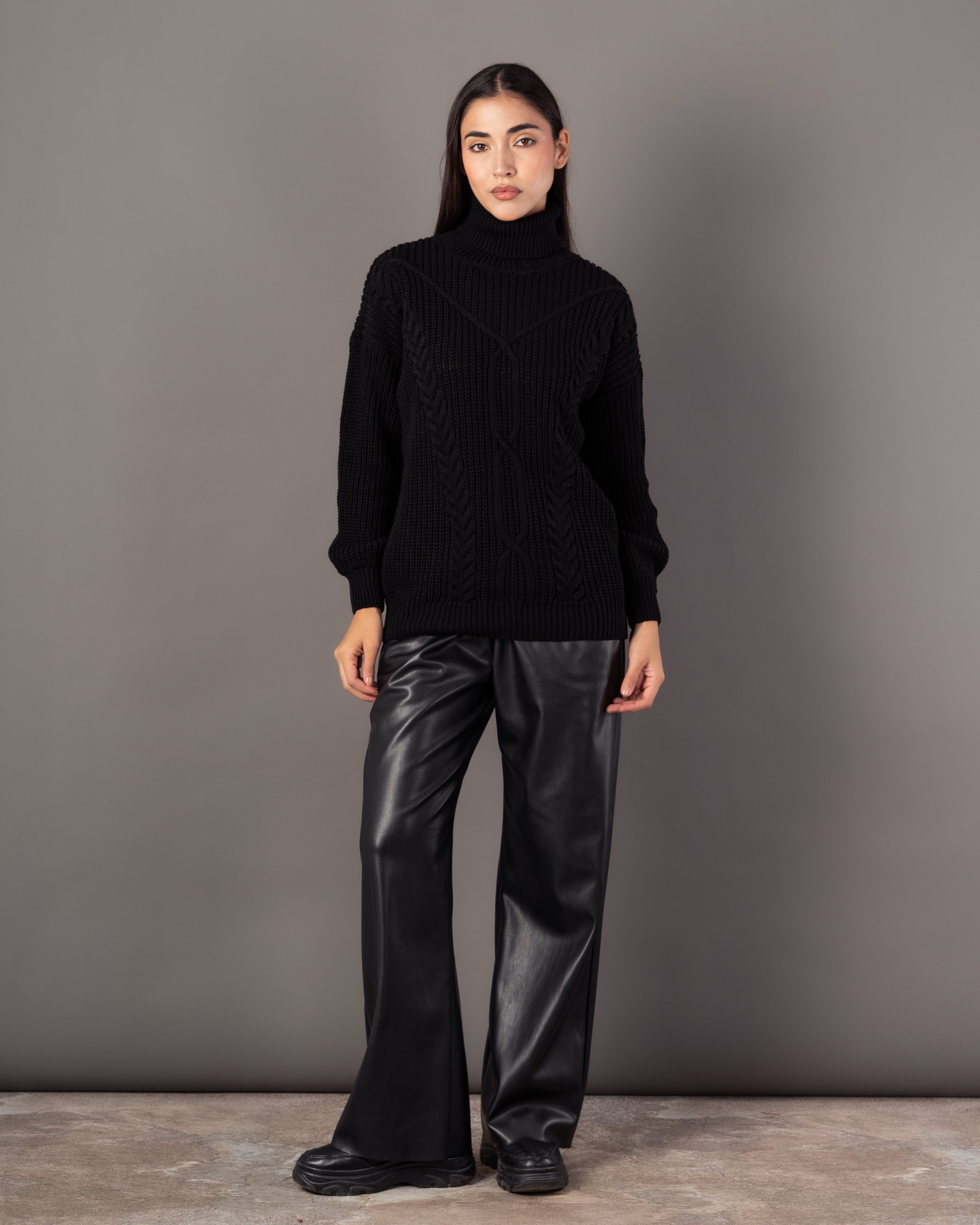 Plain Knitwear Pullover – High Neck (Braided Chest)