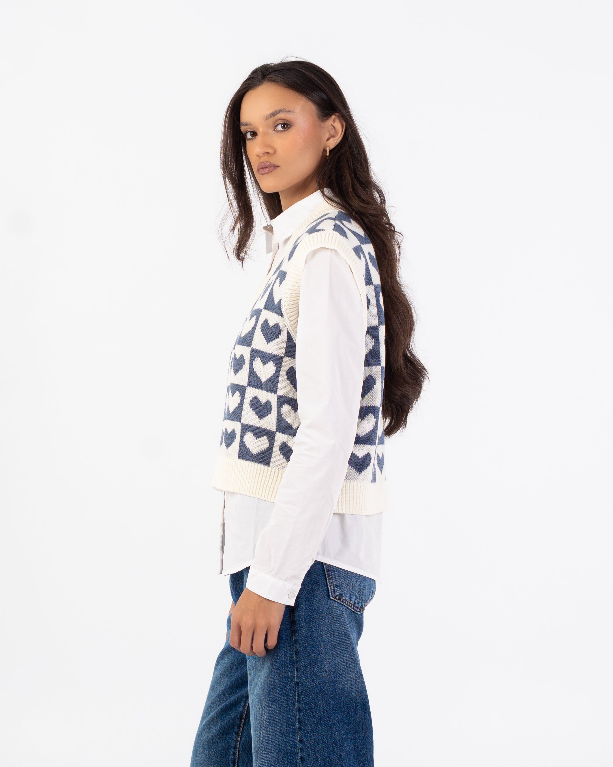 سترة محبوكة – تطريز على شكل قلب