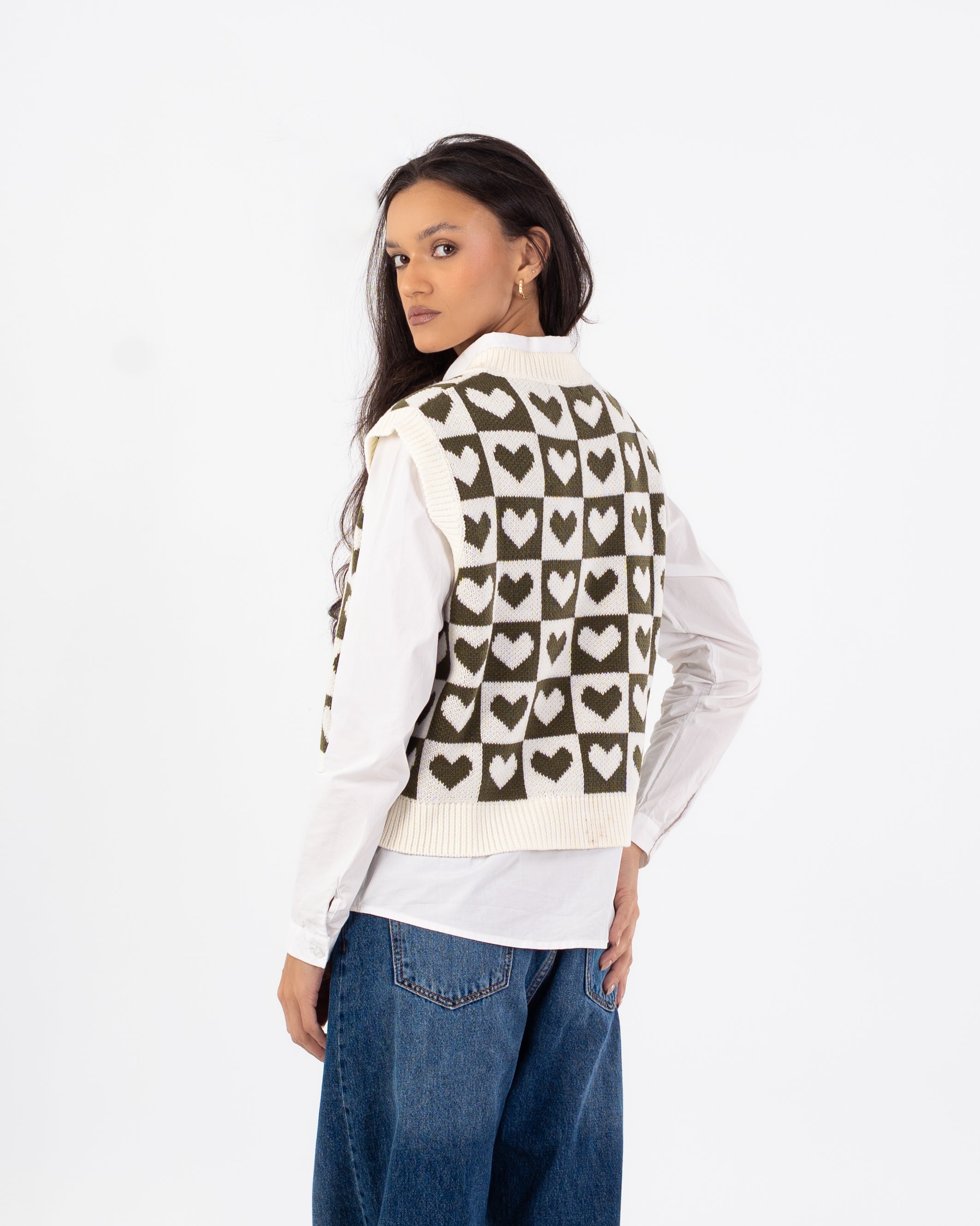 سترة محبوكة – تطريز على شكل قلب