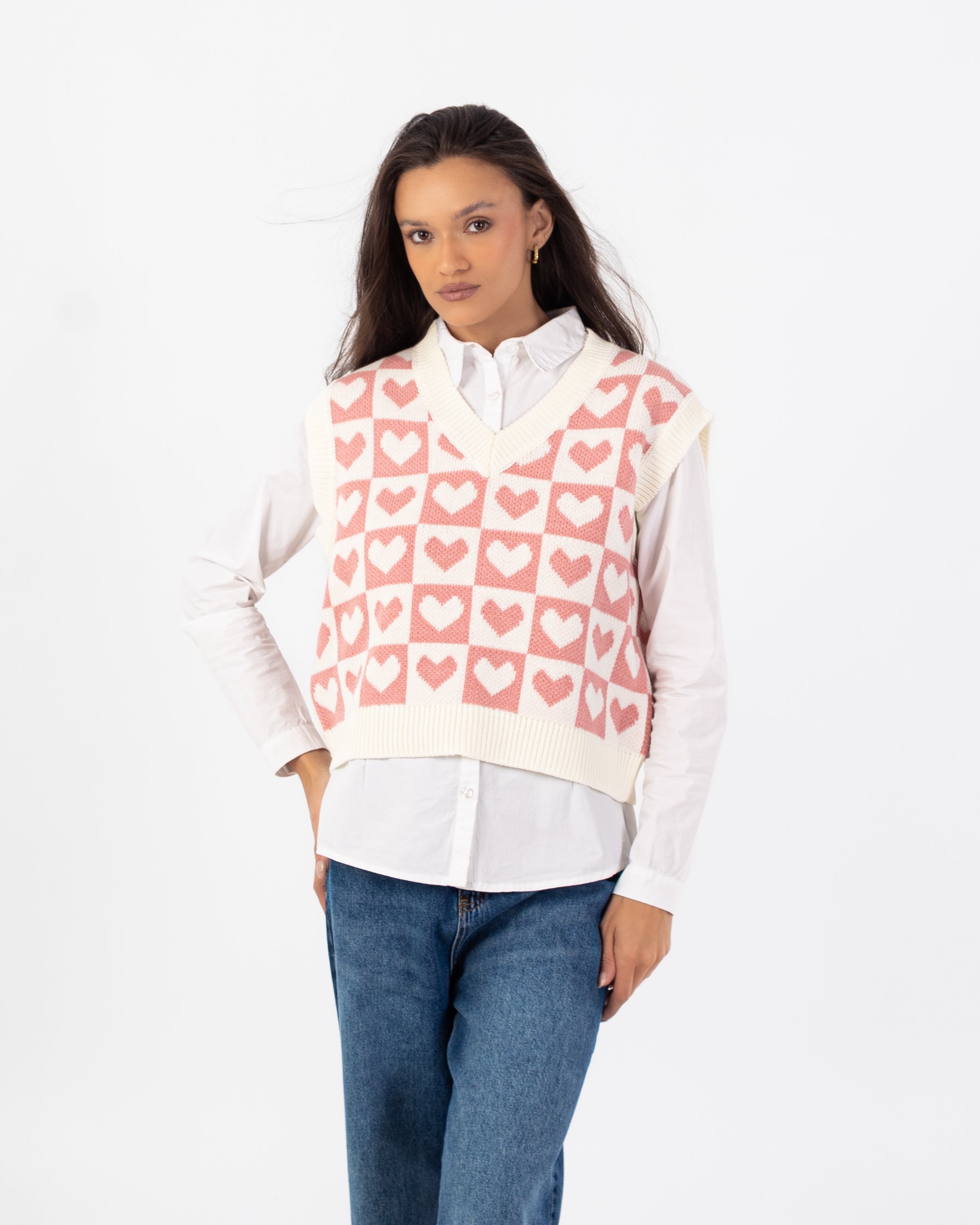 سترة محبوكة – تطريز على شكل قلب