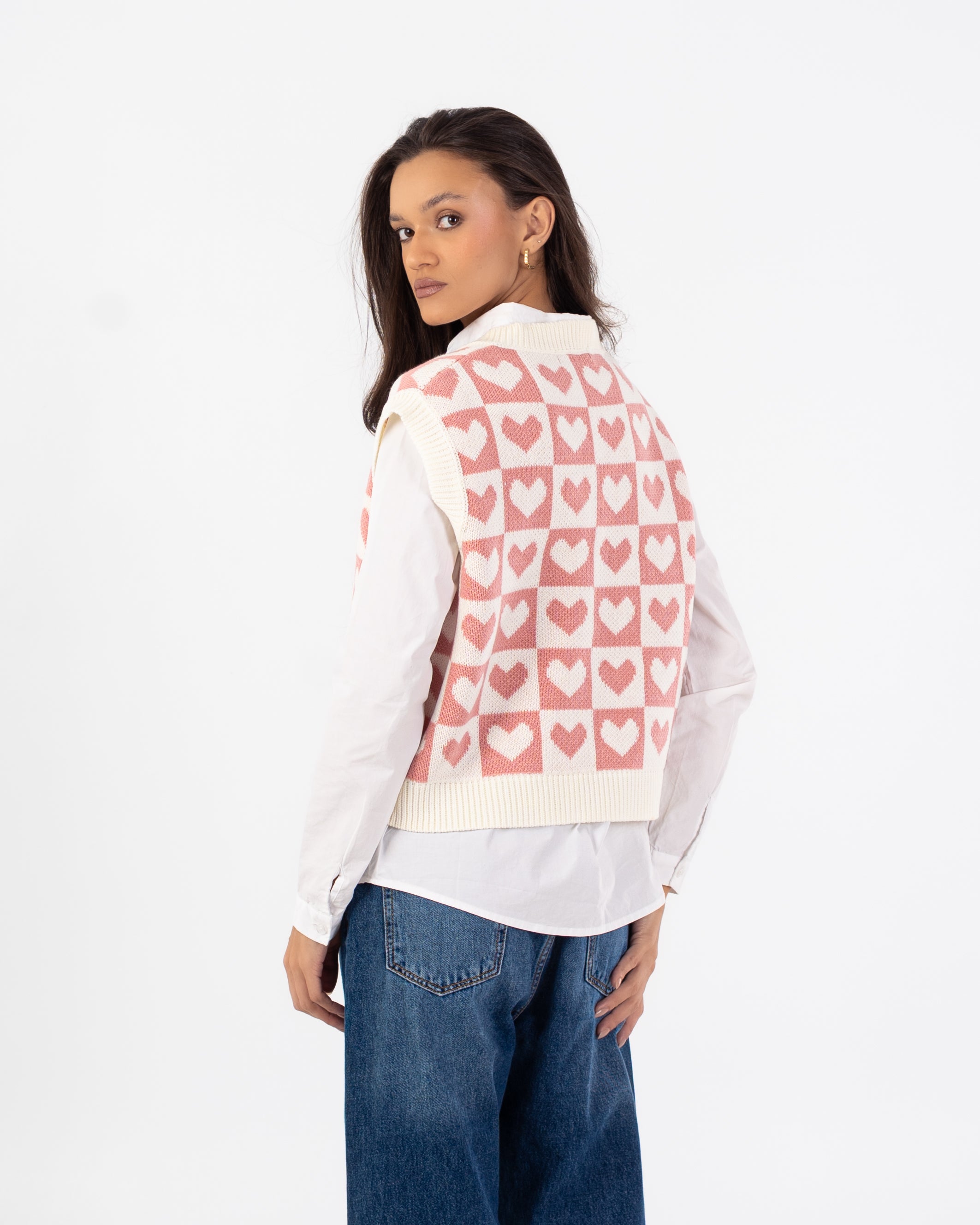 سترة محبوكة – تطريز على شكل قلب