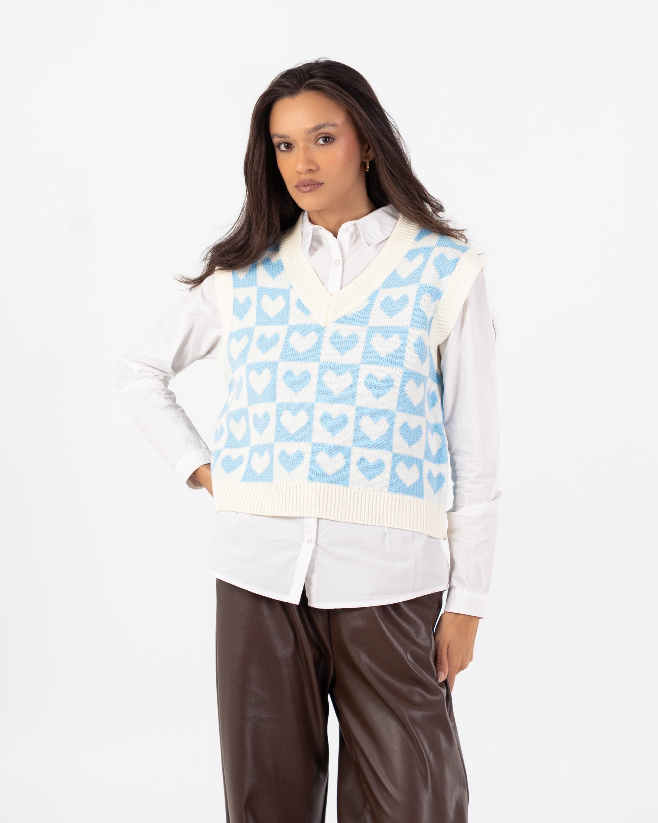 سترة محبوكة – تطريز على شكل قلب