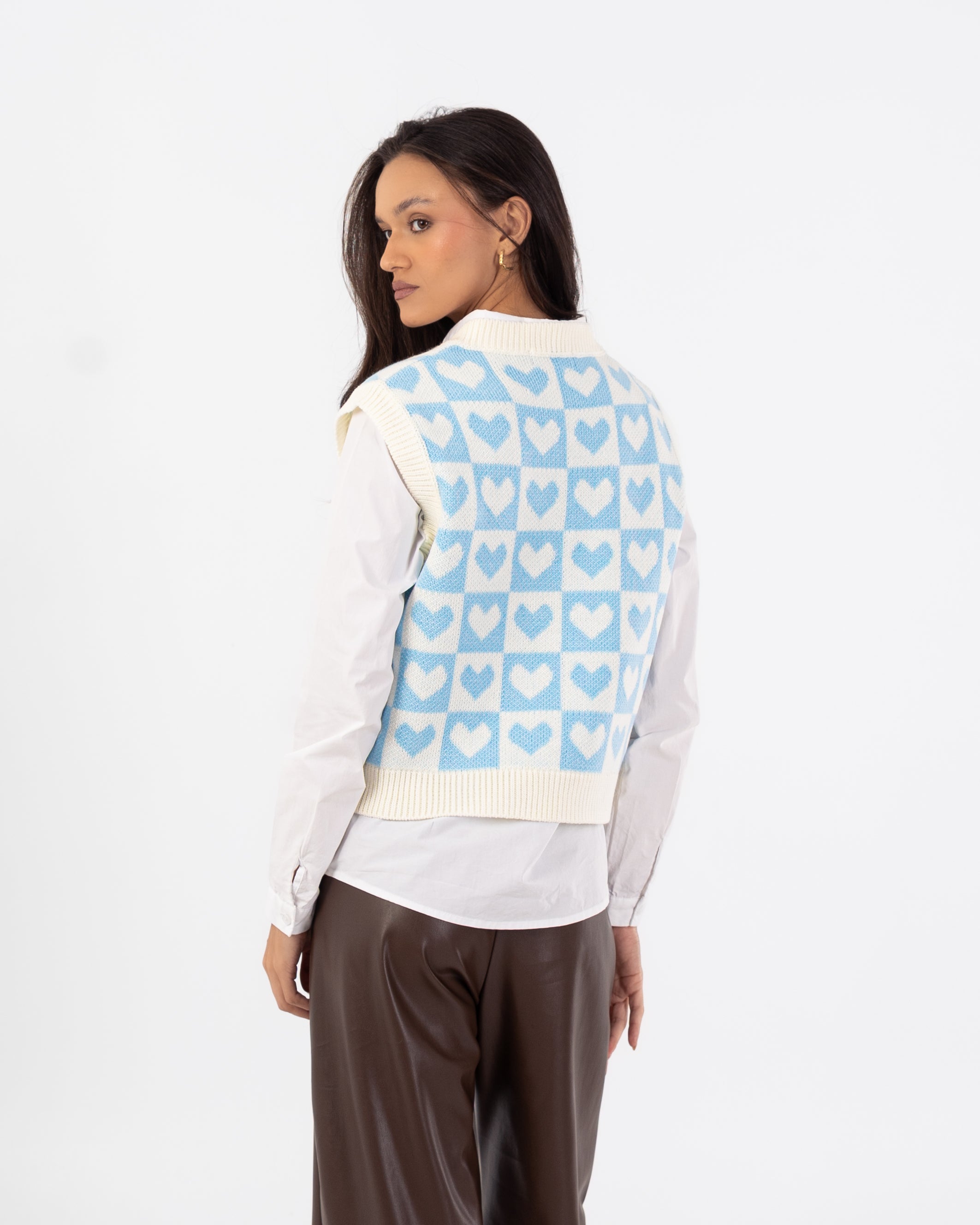 سترة محبوكة – تطريز على شكل قلب