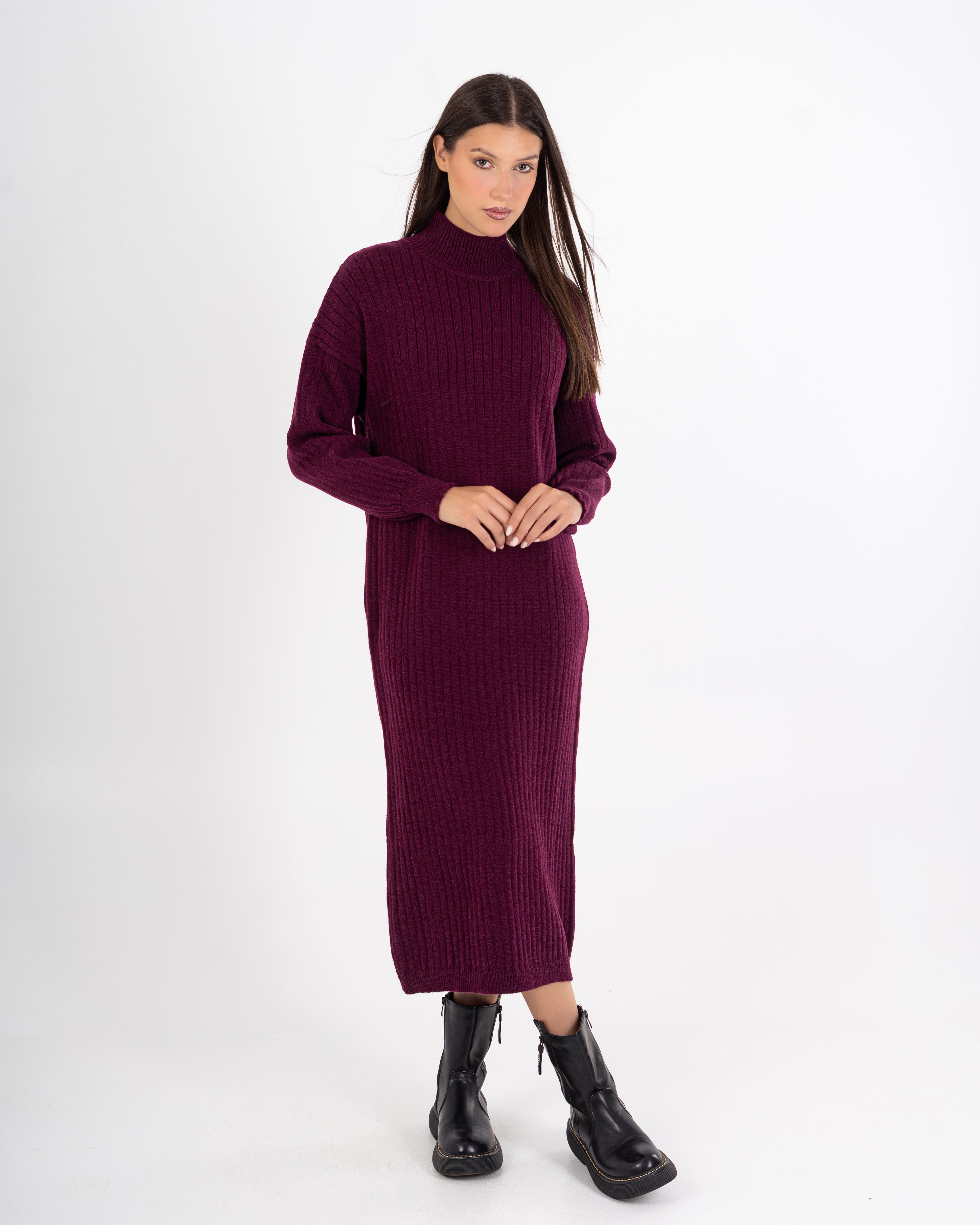 فستان محبوك - مع (رقبة على شكل حرف A)