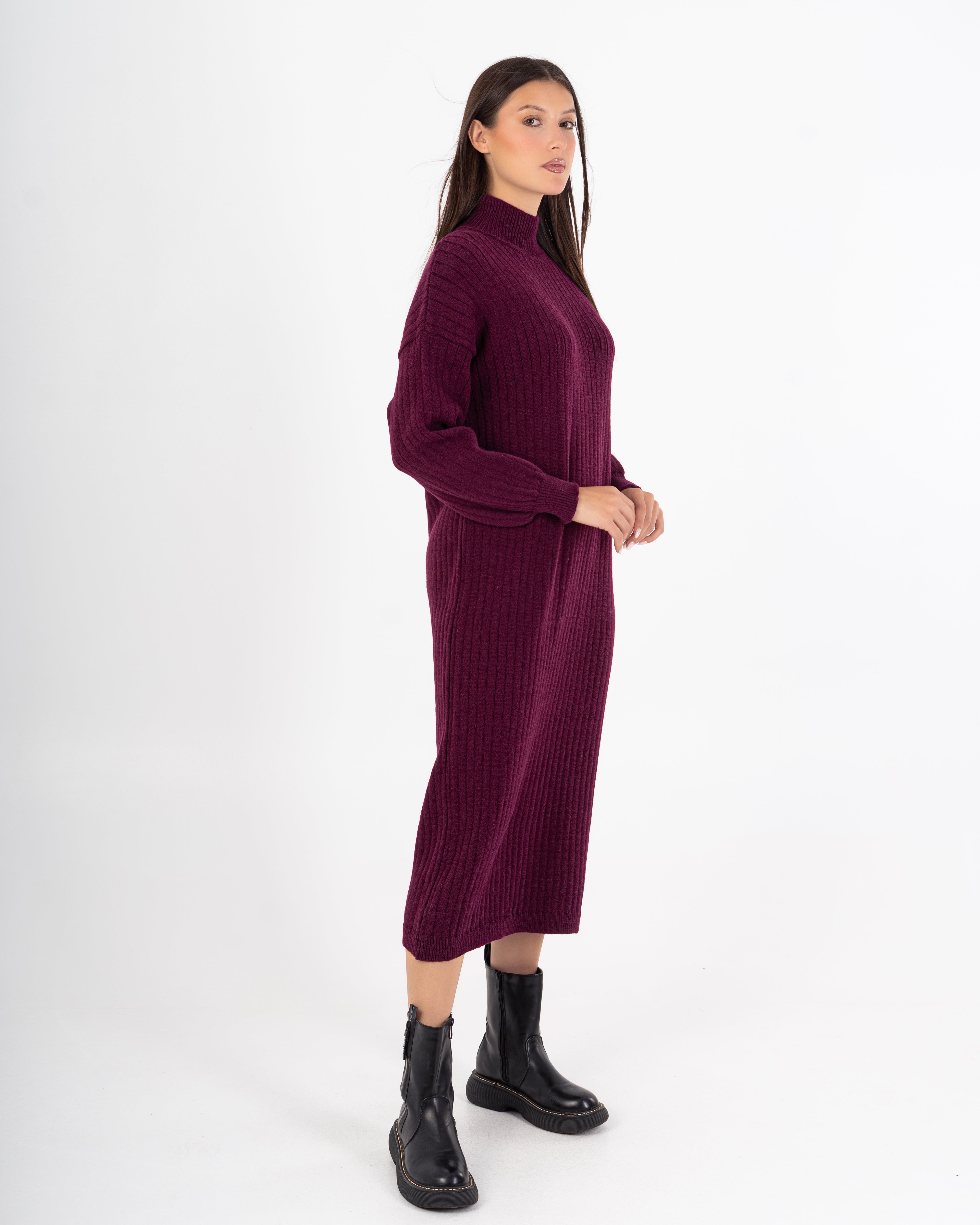 فستان محبوك - مع (رقبة على شكل حرف A)